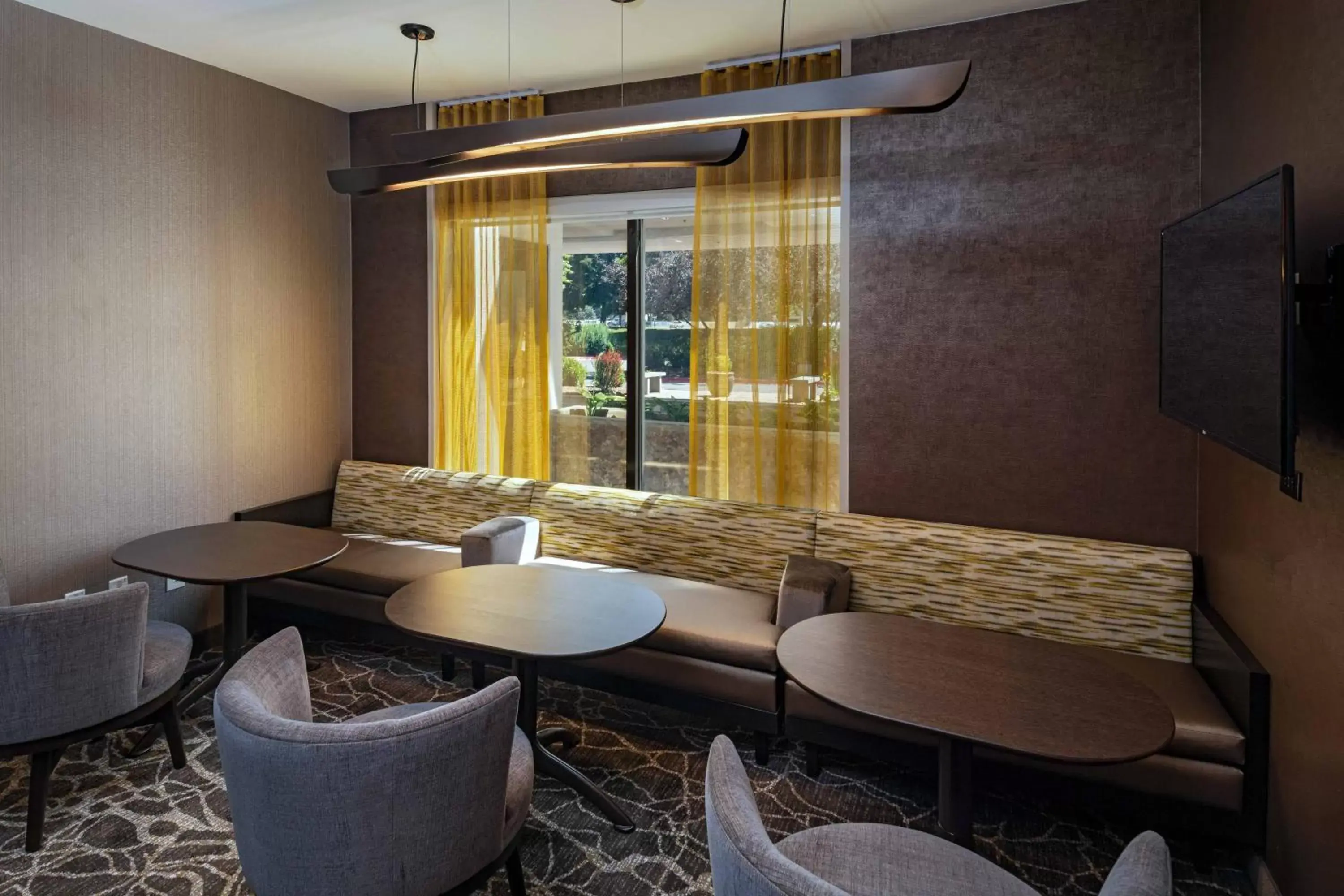 Lobby or reception, Lounge/Bar in SpringHill Suites Boise West/Eagle