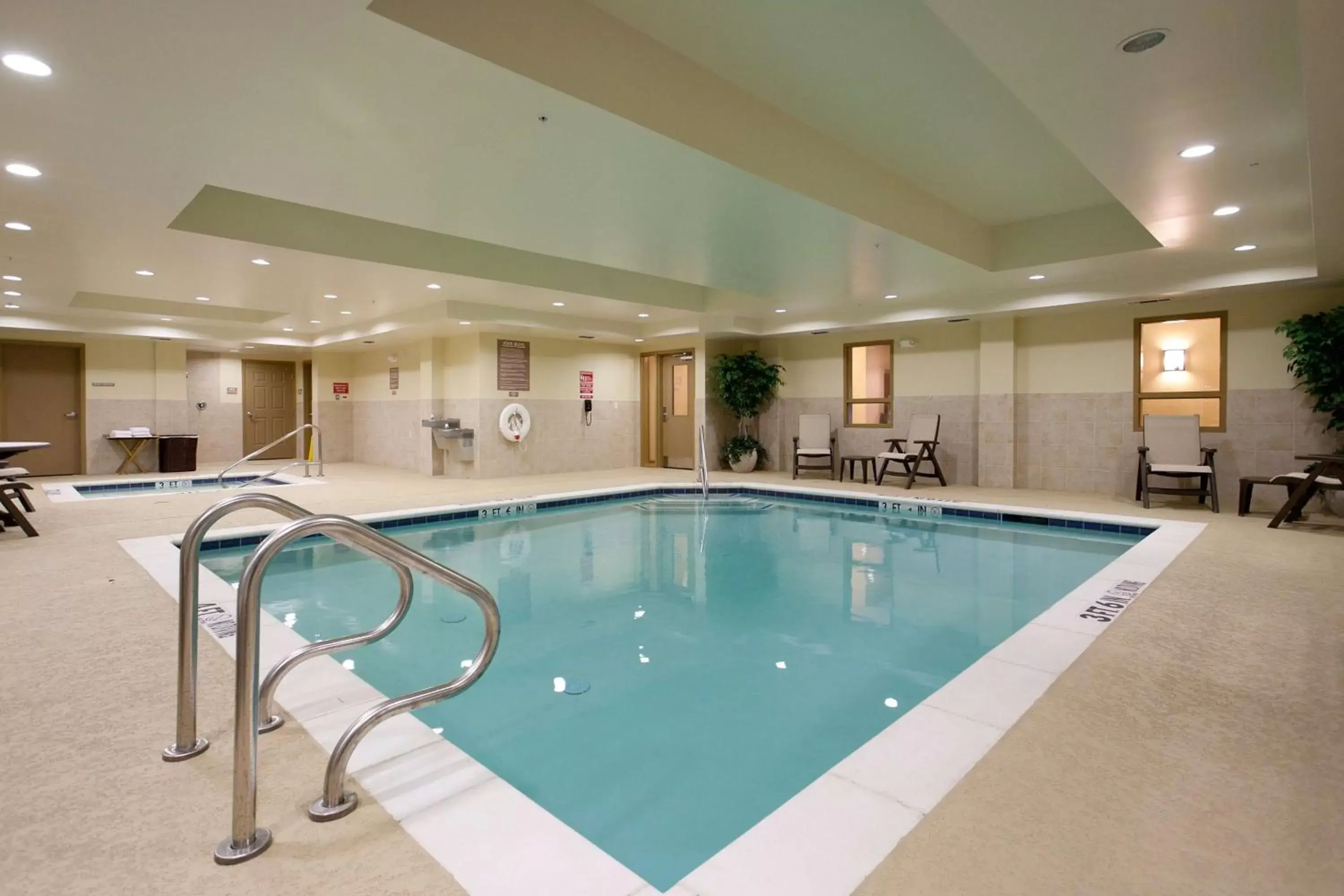 On site, Swimming Pool in Country Inn & Suites by Radisson, Texarkana, TX