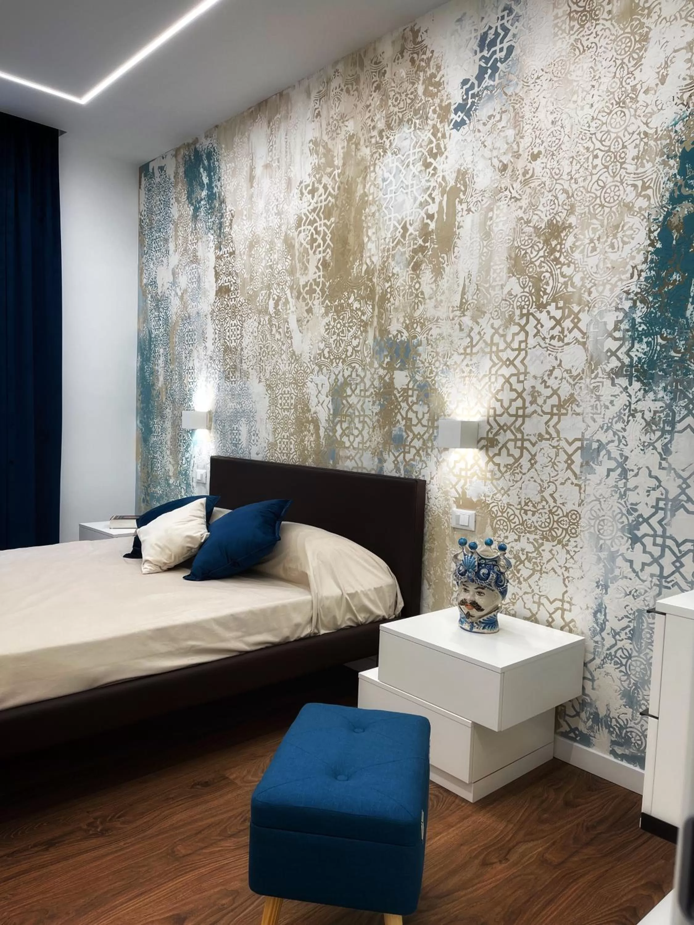 Decorative detail, Bed in Fervore Luxury Rooms