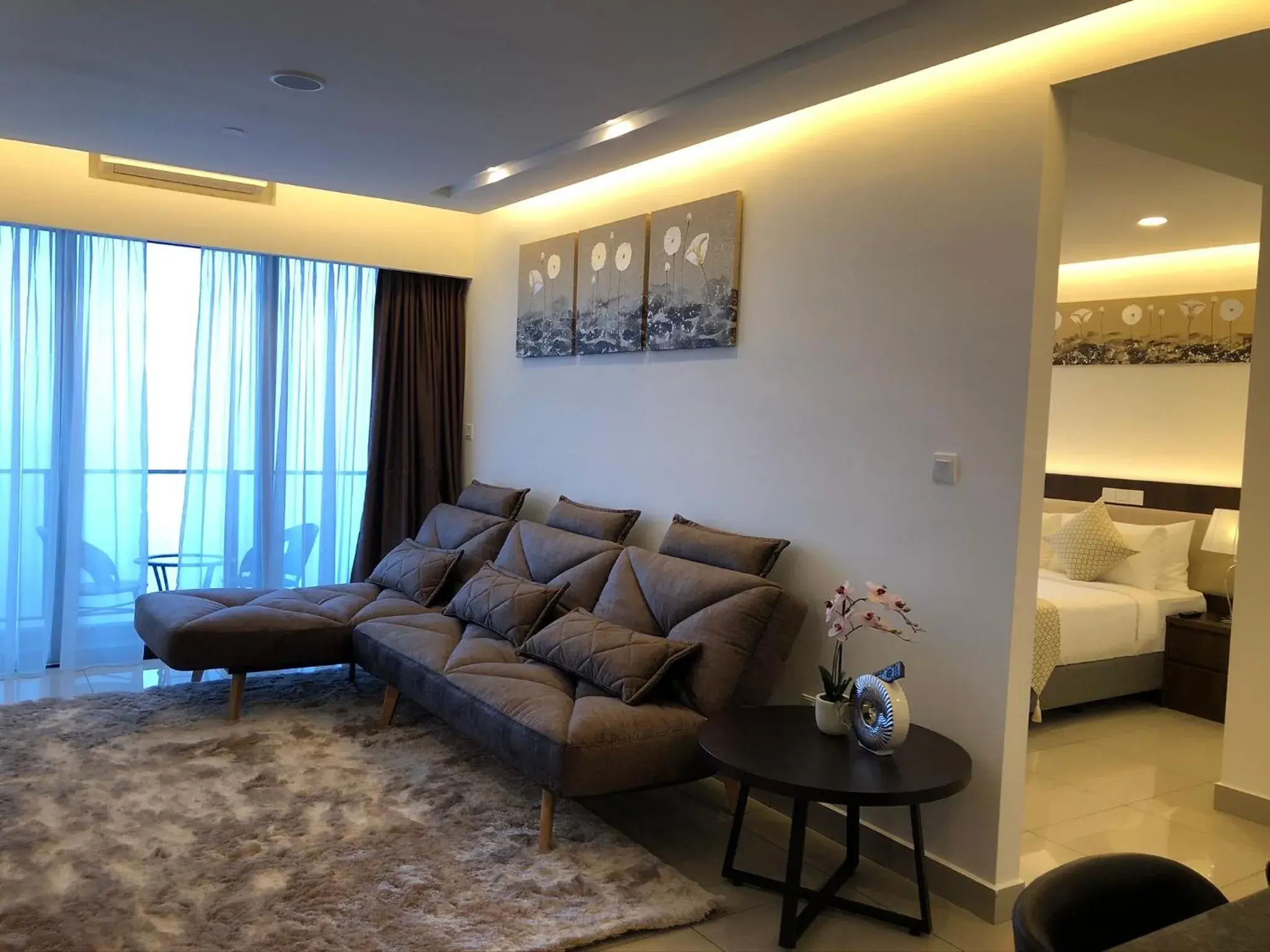 Living room, Seating Area in Sky D'Mont Suites