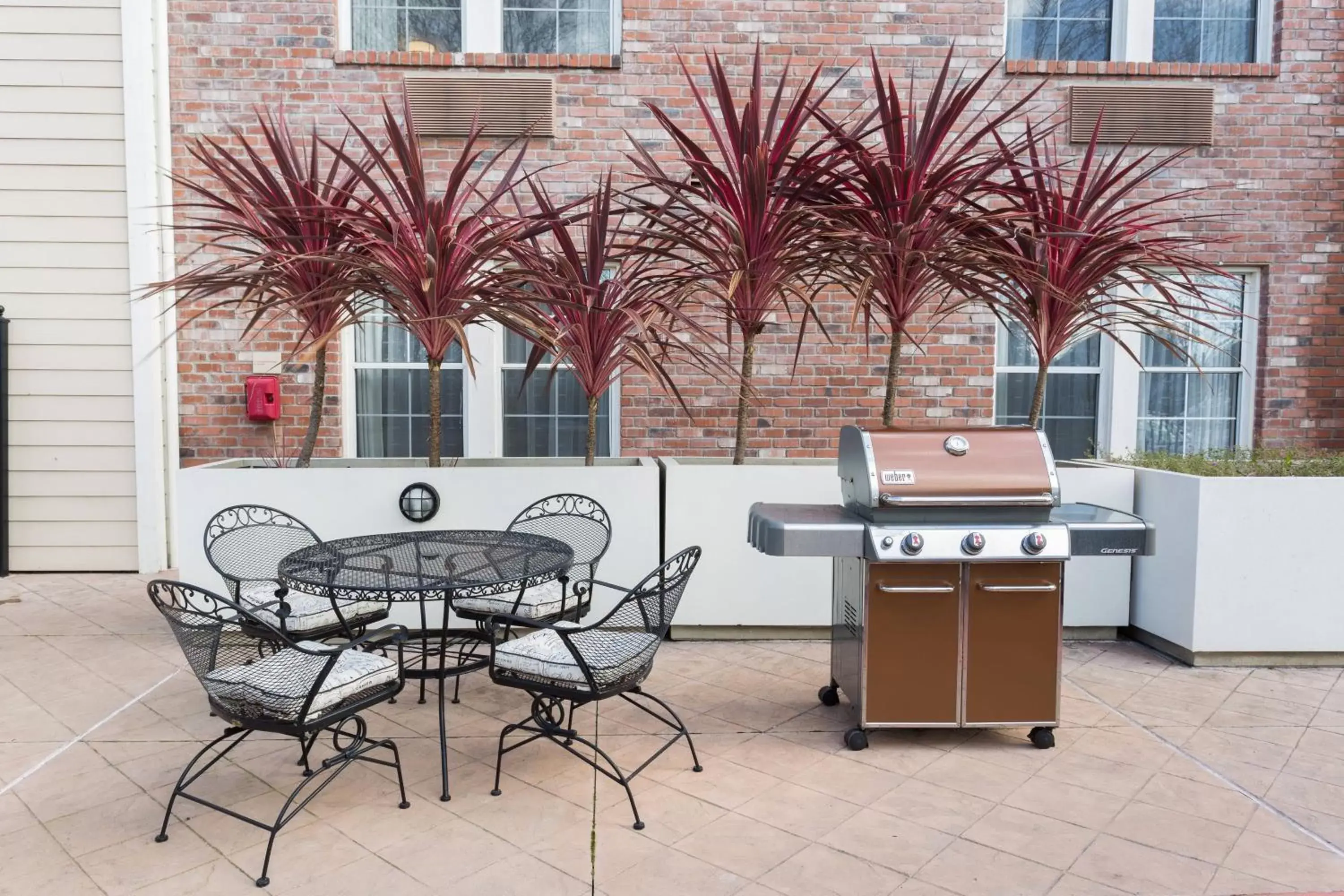 Property building, BBQ Facilities in TownePlace Suites Sunnyvale Mountain View