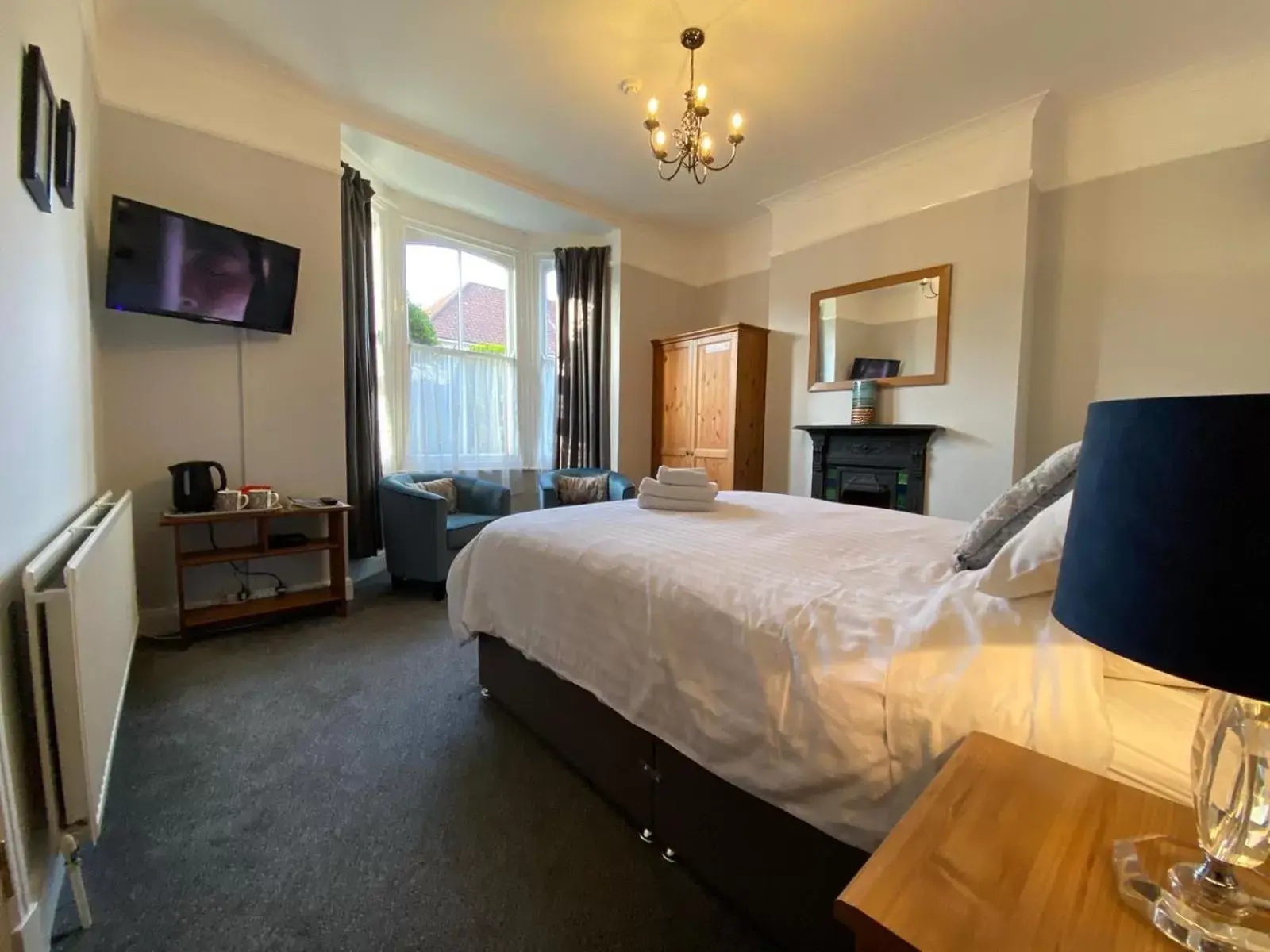 TV and multimedia in Number 34 Bed and Breakfast York