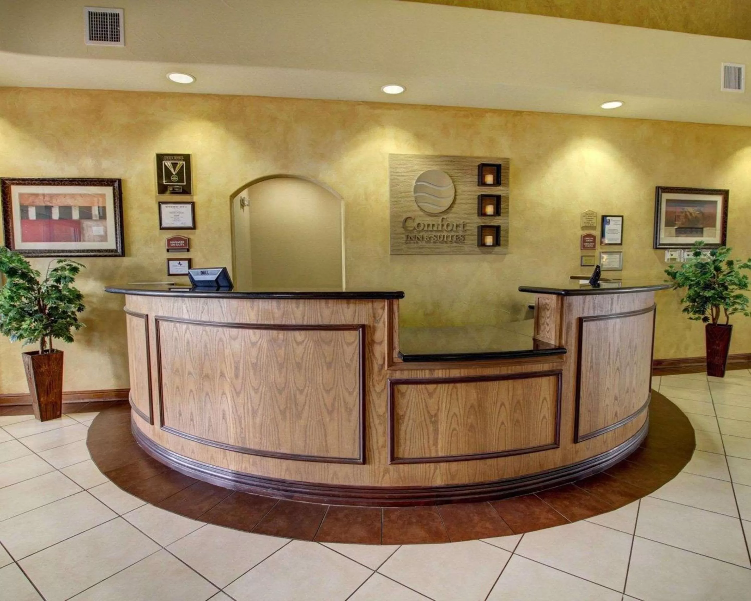 Lobby or reception in Comfort Inn & Suites Alvarado