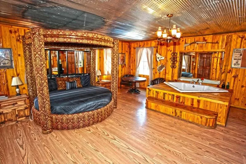 Bed in Diamonds Old West