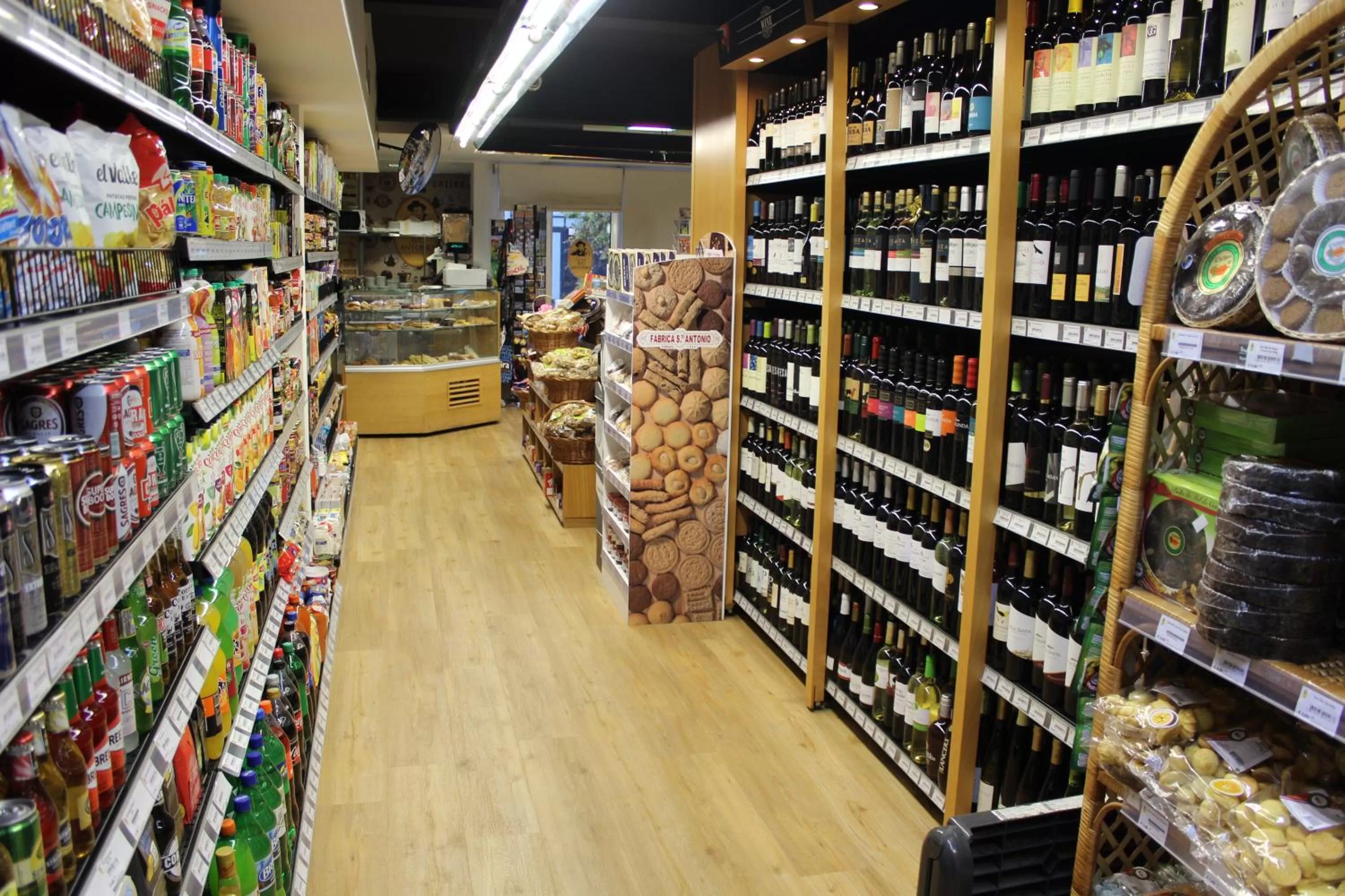 On-site shops in Apartamentos Turisticos Paraiso