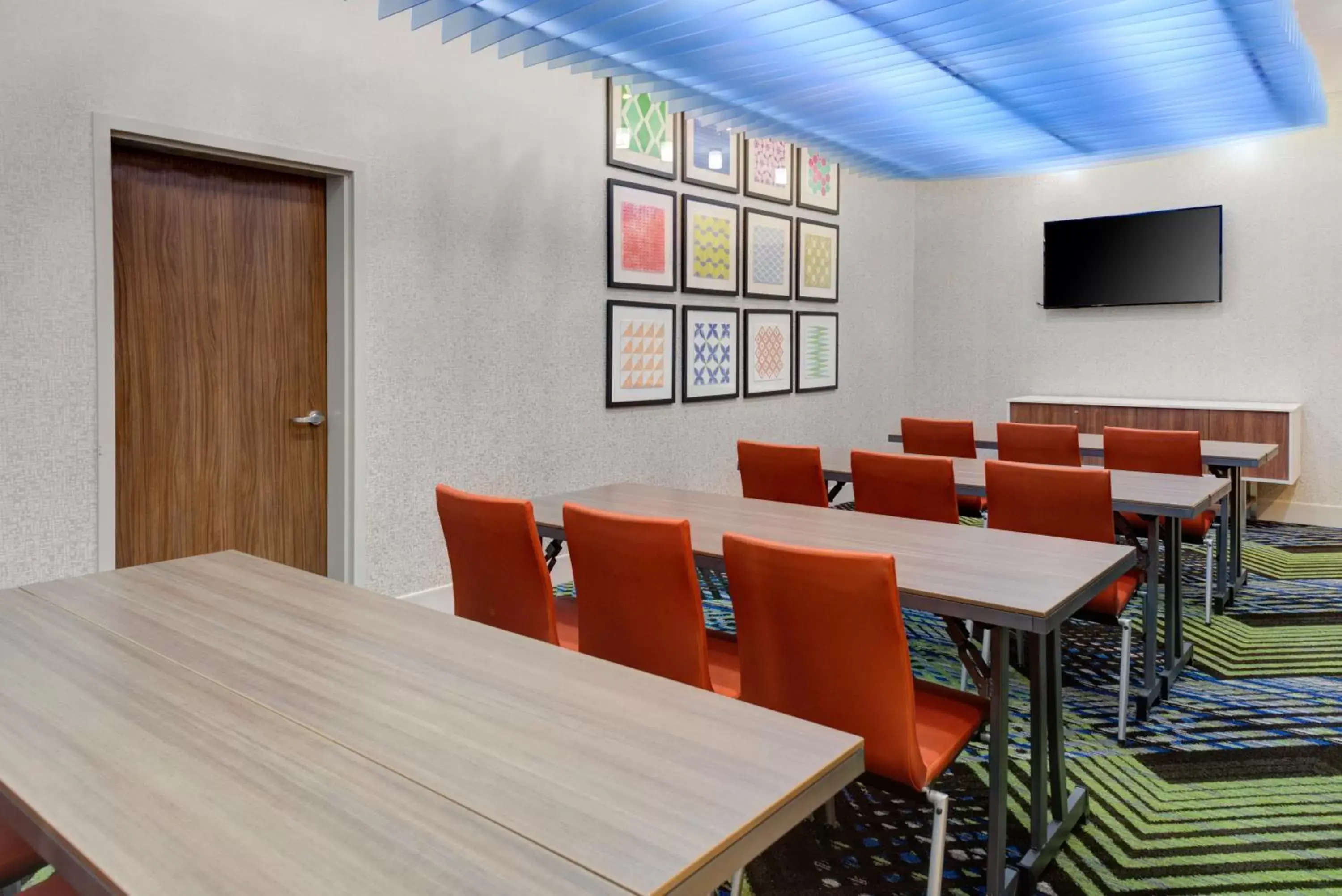 Meeting/conference room in Holiday Inn Express & Suites - King George - Dahlgren, an IHG Hotel