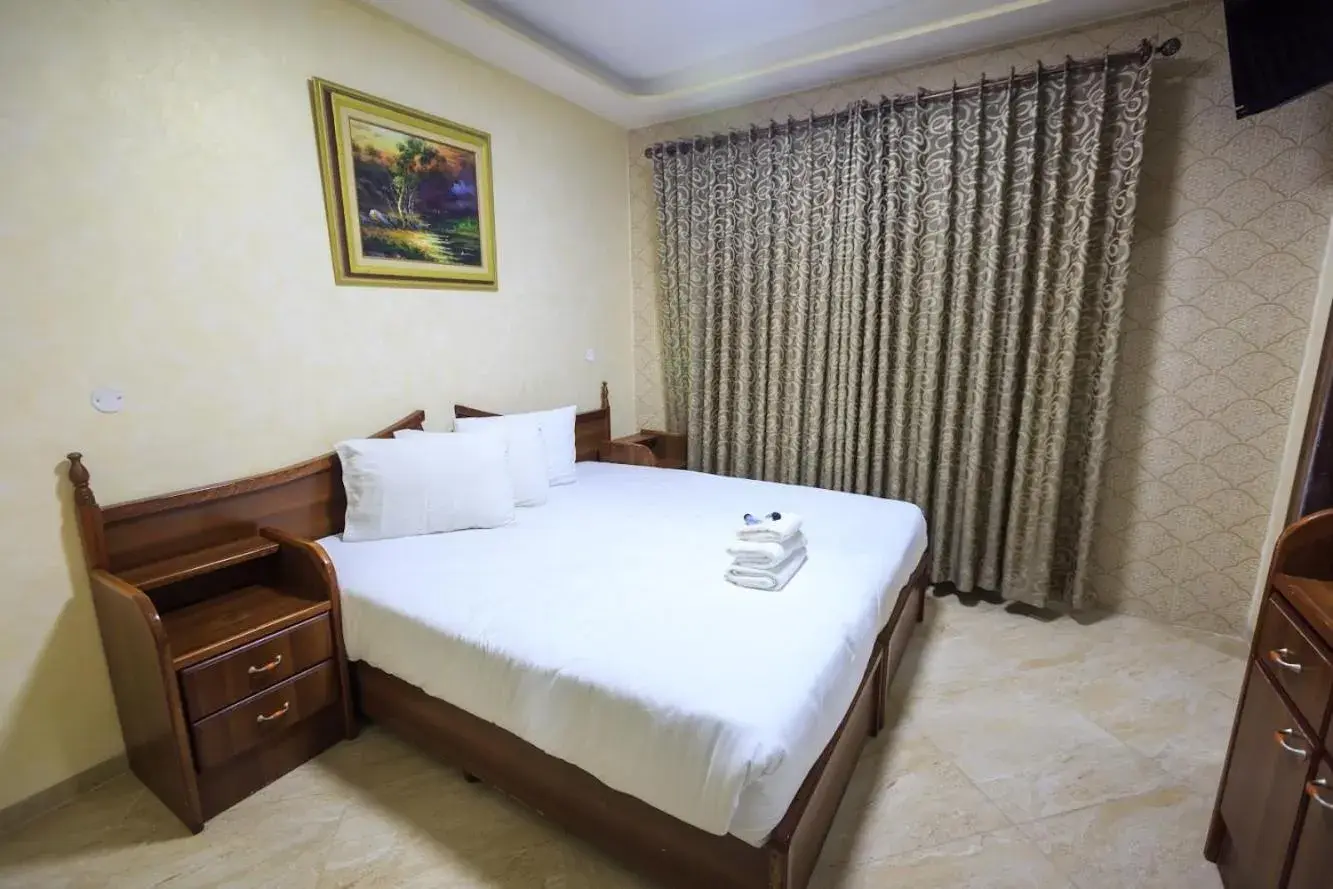 Photo of the whole room, Bed in Hashimi Hotel