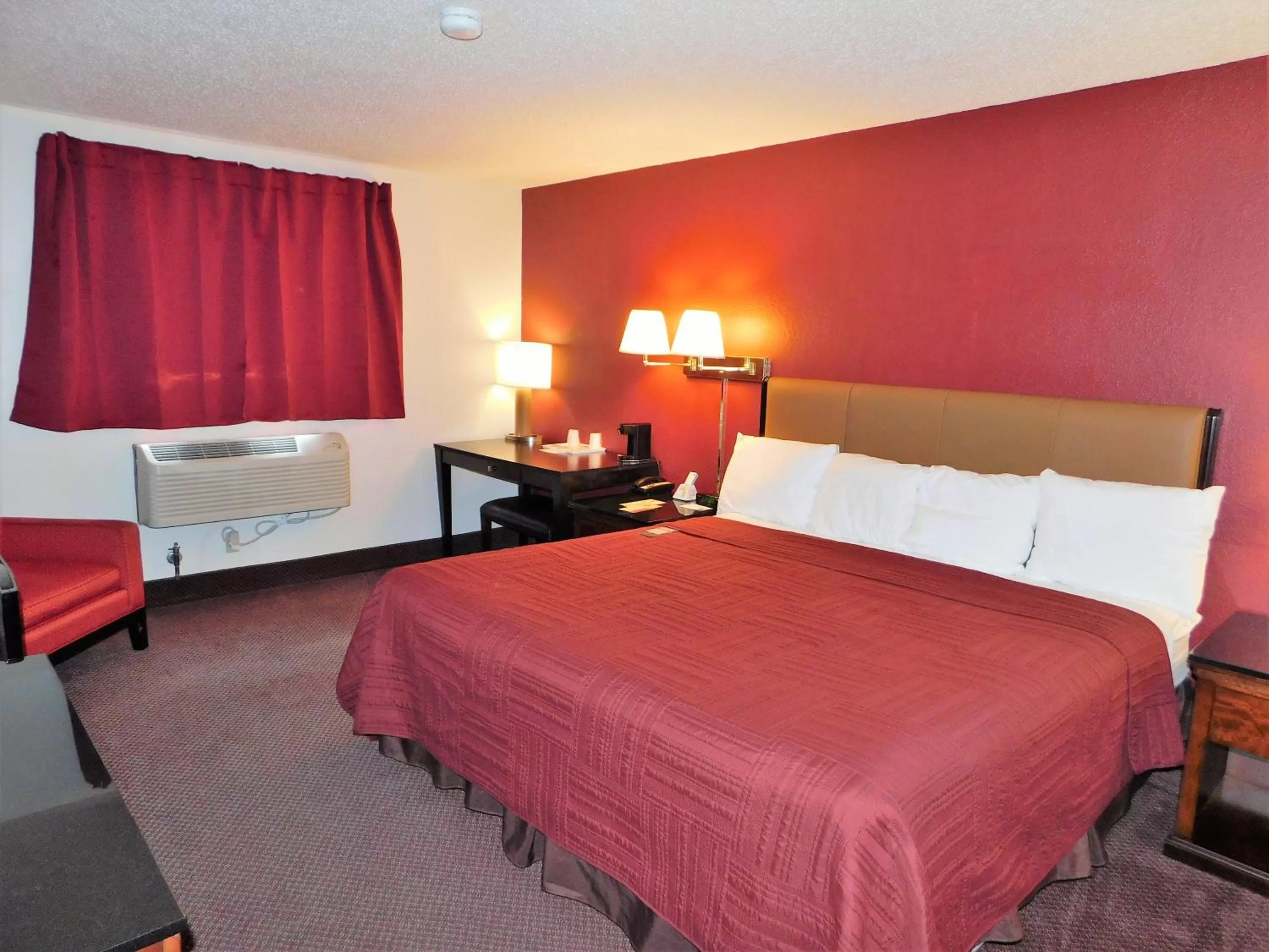 Bed in The Covered Bridge Inn