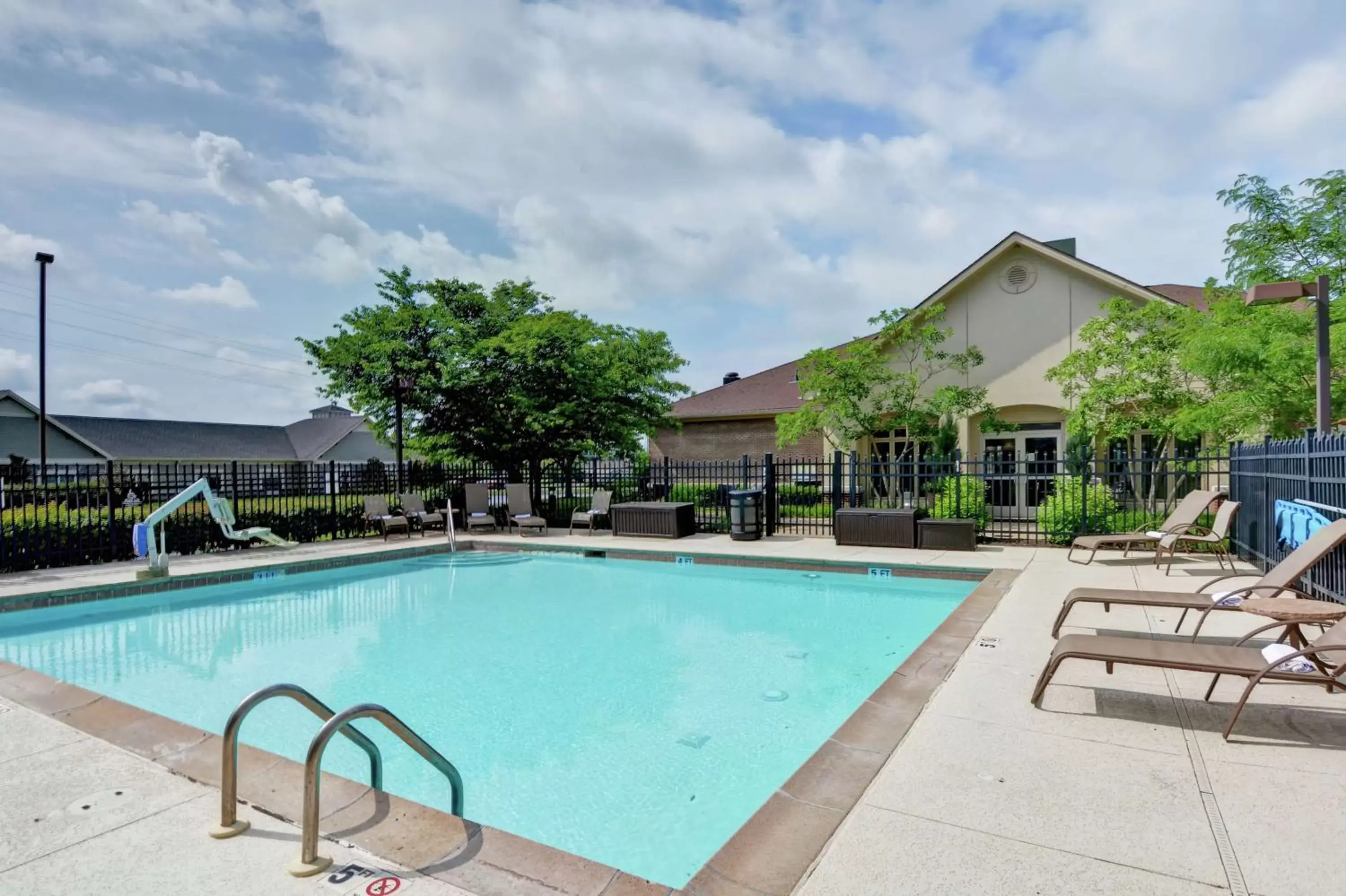 Pool view, Swimming Pool in Homewood Suites by Hilton Lexington Fayette Mall