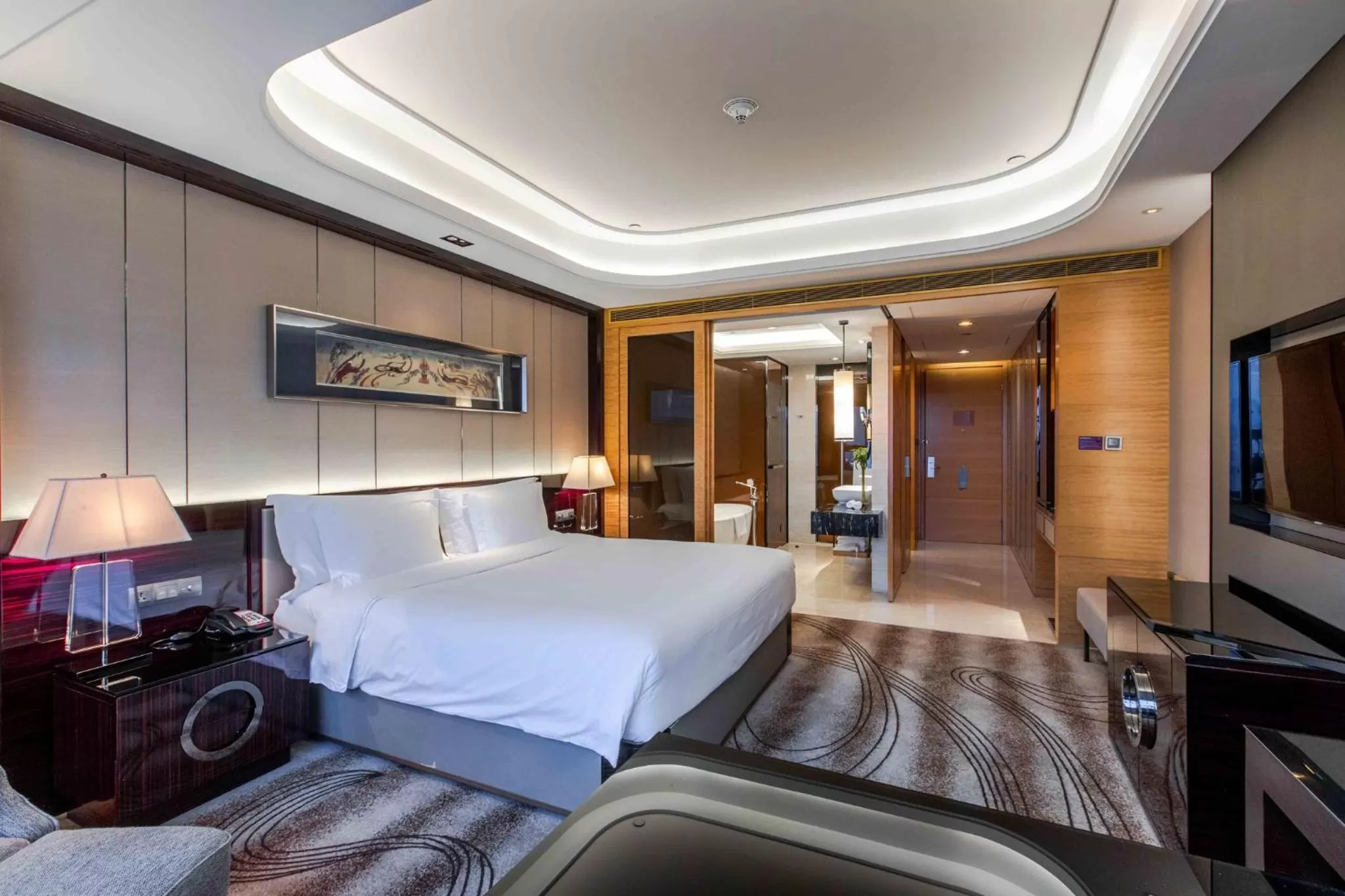 Photo of the whole room, Bed in Crowne Plaza Hotel Lanzhou by IHG