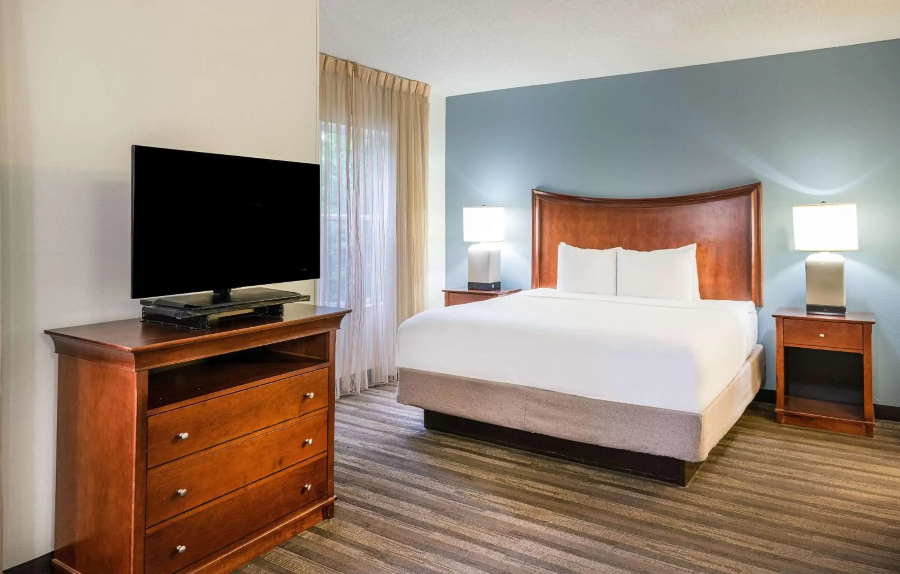 Bedroom, Bed in Hyatt House Herndon/Reston