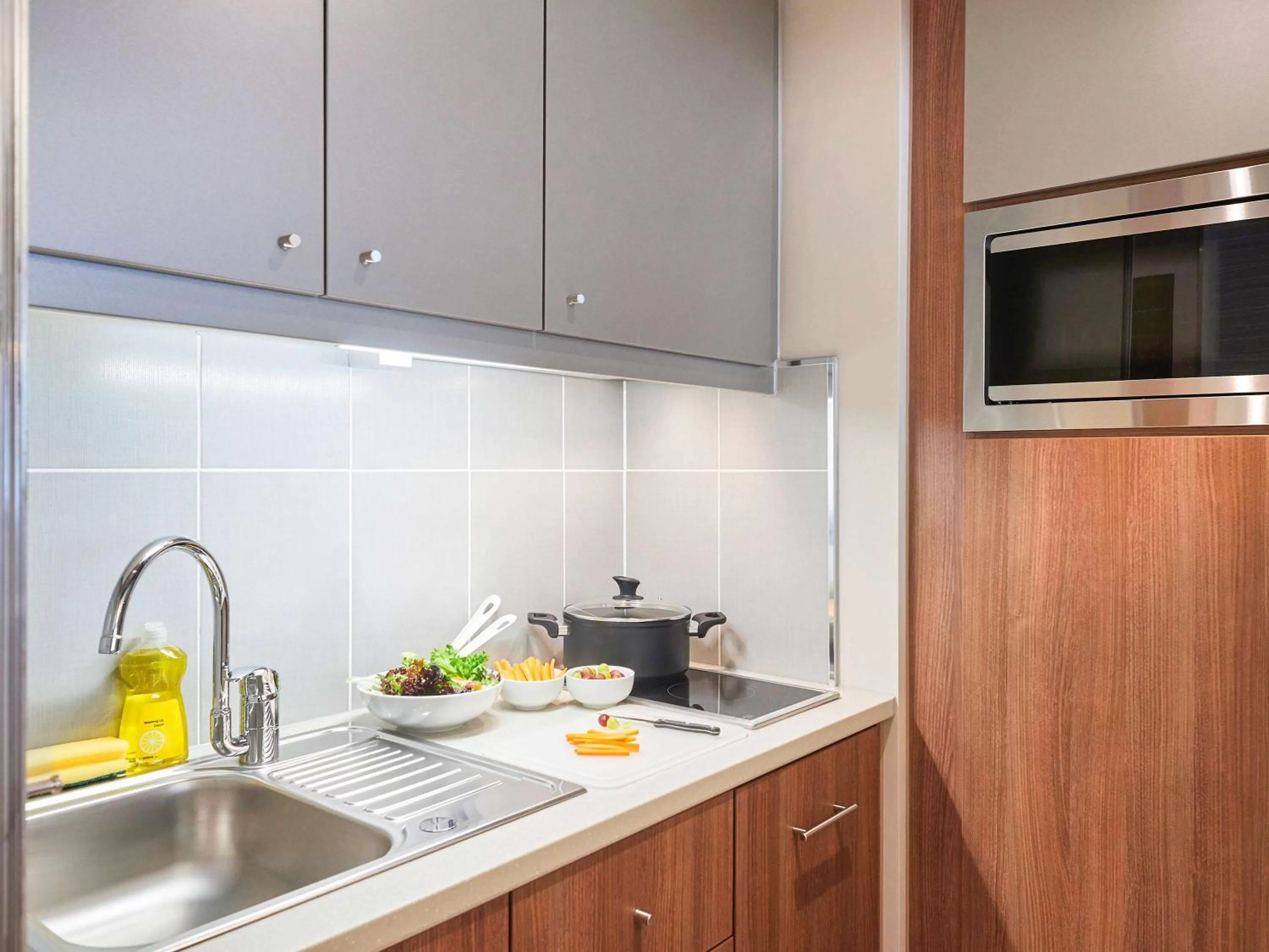 Photo of the whole room in Aparthotel Adagio Birmingham City Centre