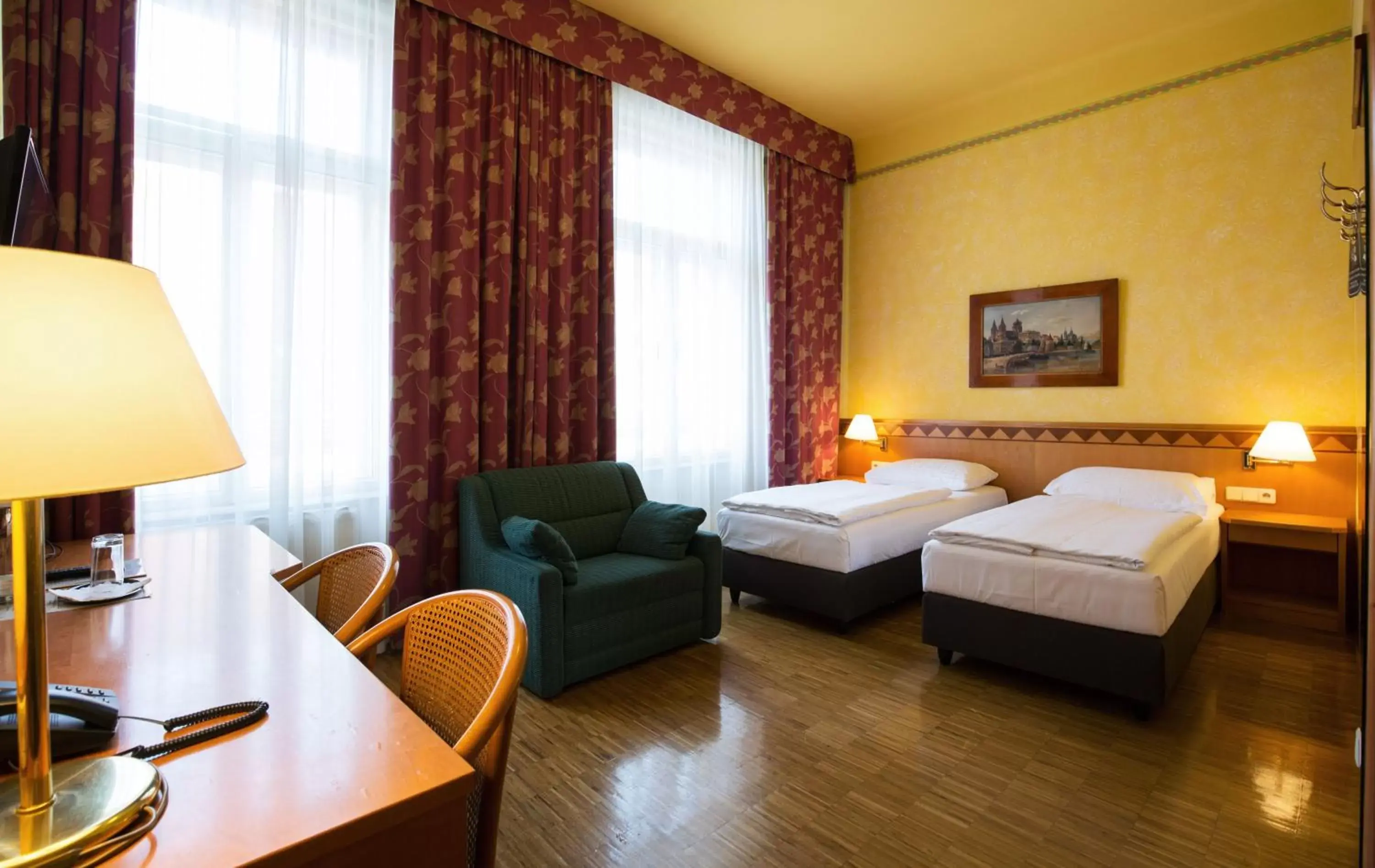 Bedroom, Seating Area in Hotel Post Wien
