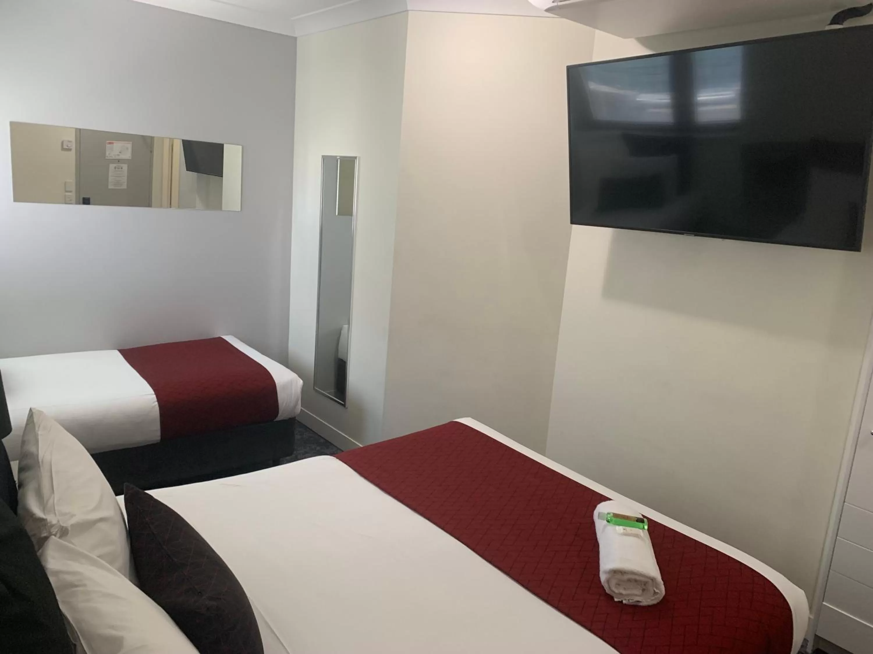 TV and multimedia, Bed in George Hotel Brisbane, Independent Collection by EVT