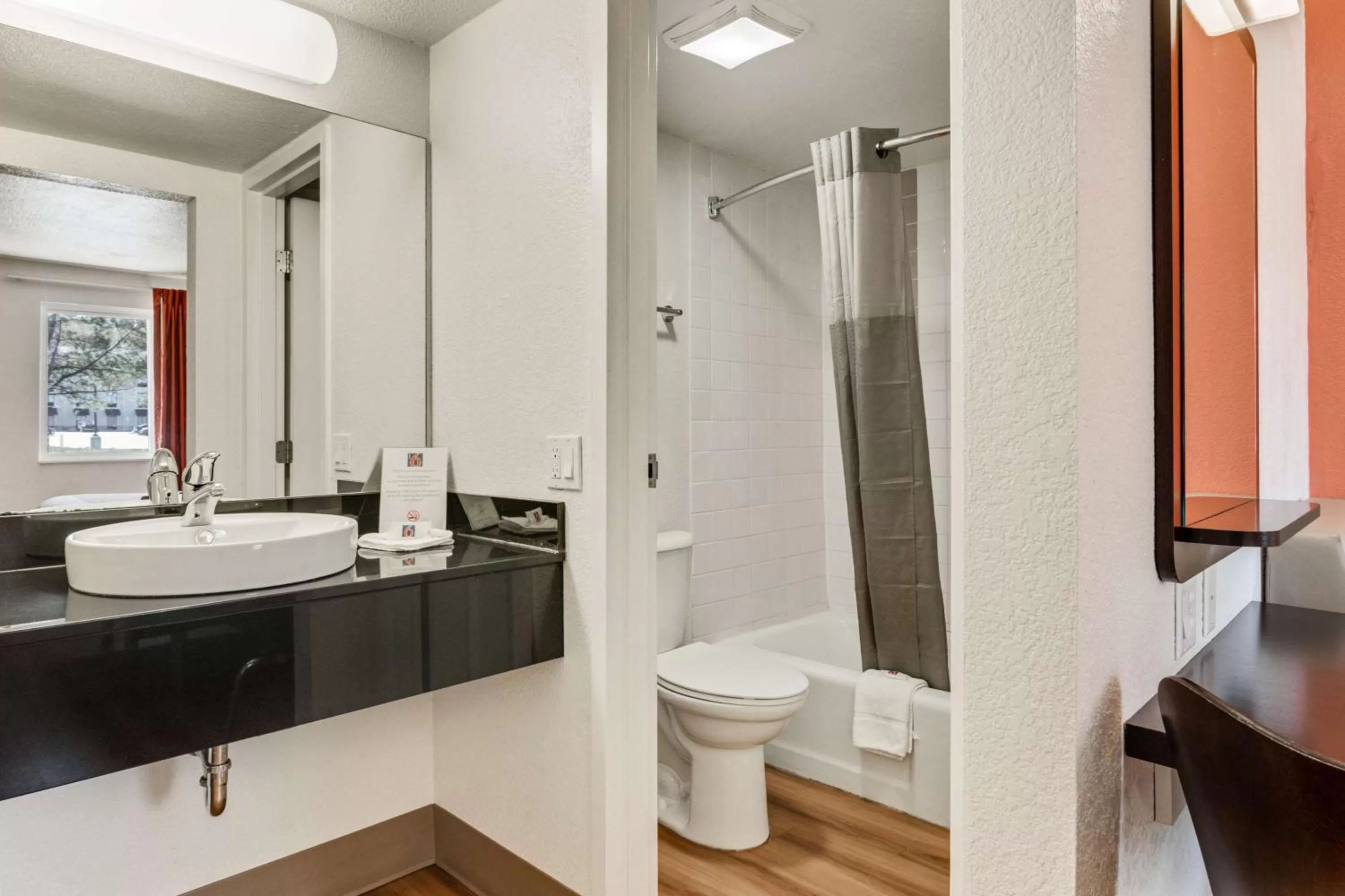 Bathroom in Motel 6-Youngstown, OH