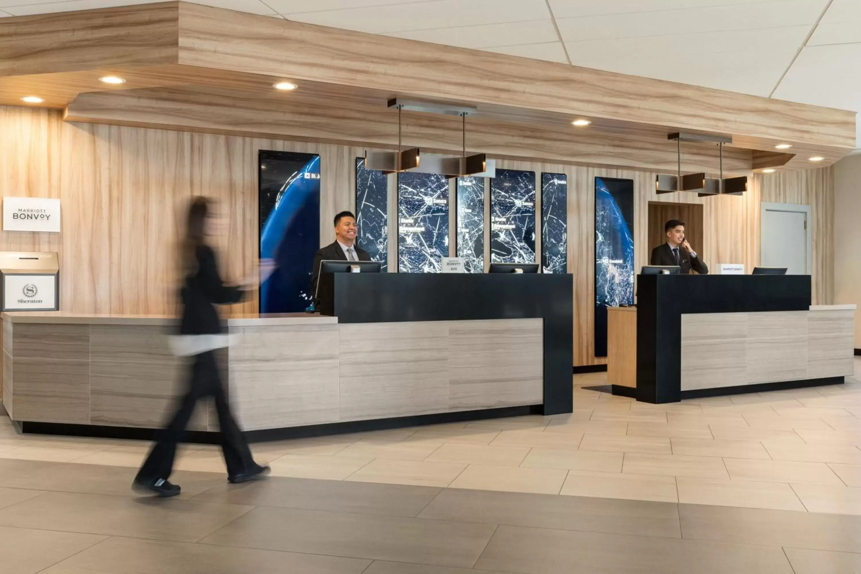 Property building, Lobby/Reception in Sheraton Suites Chicago O'Hare