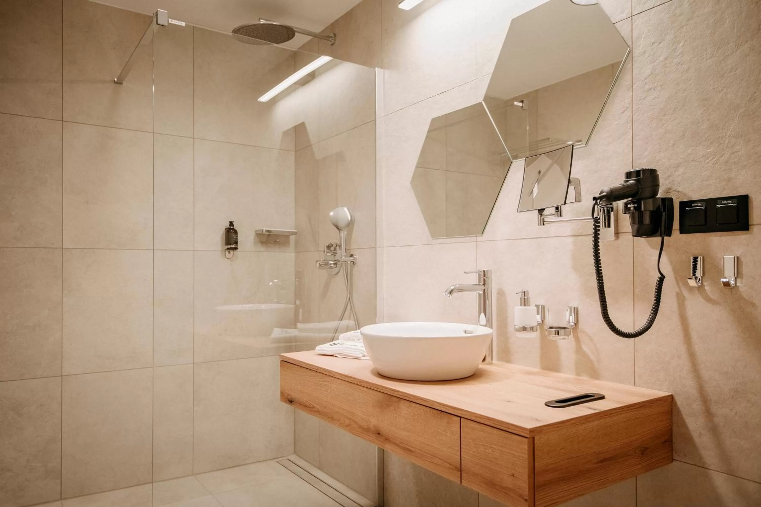 Shower in RM Hotel Wellness & Congress