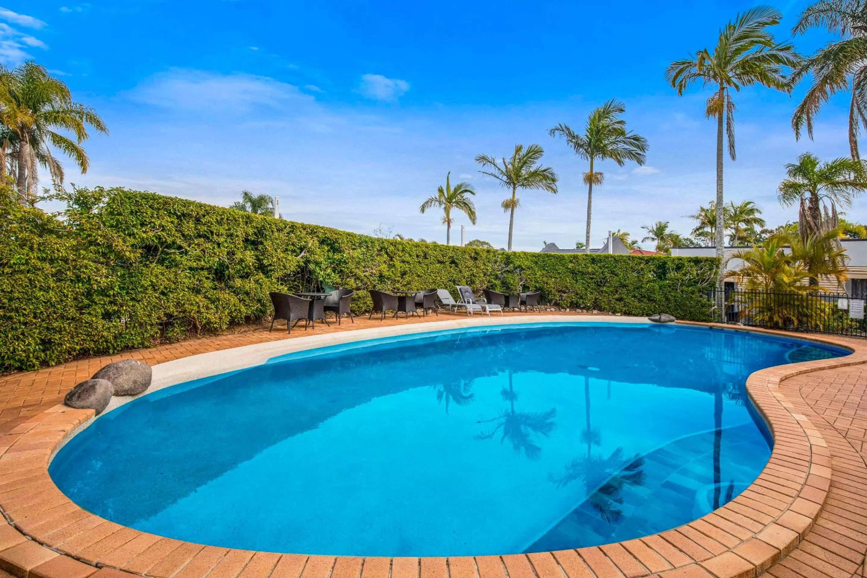 Swimming pool in Comfort Inn North Brisbane