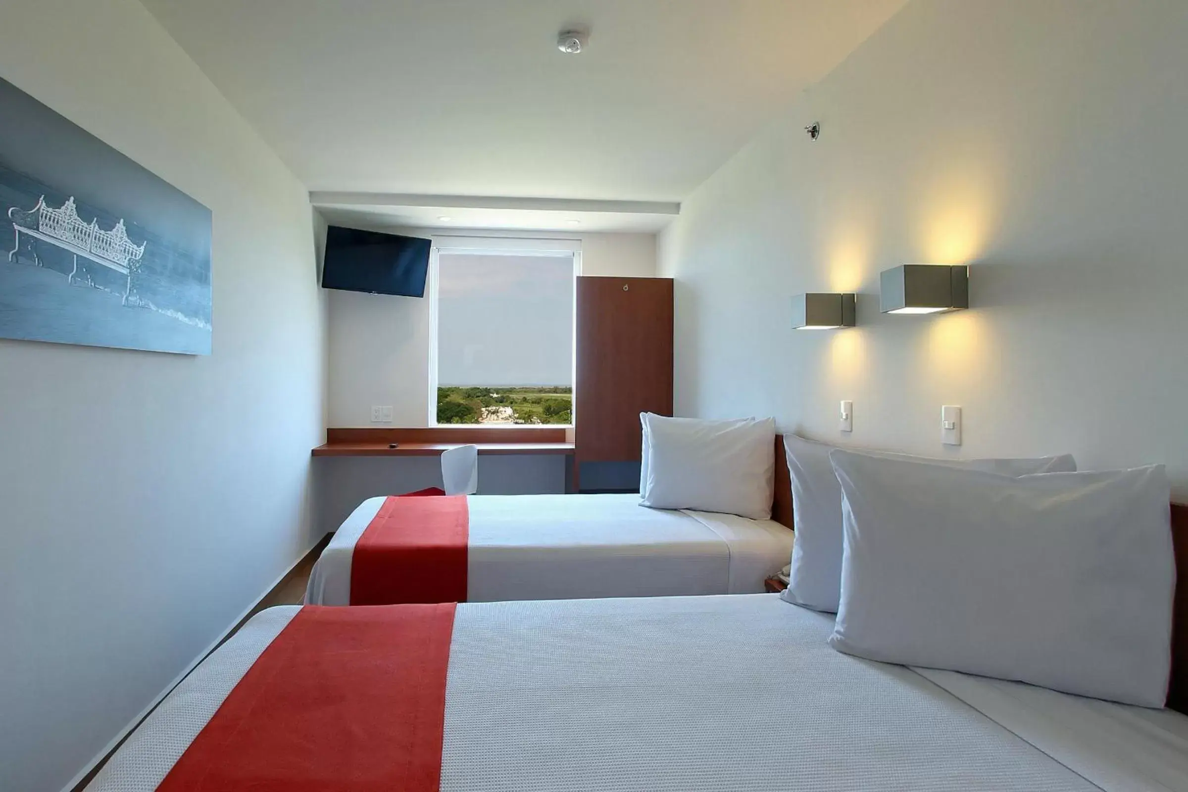 Photo of the whole room, Bed in One Puerto Vallarta Aeropuerto