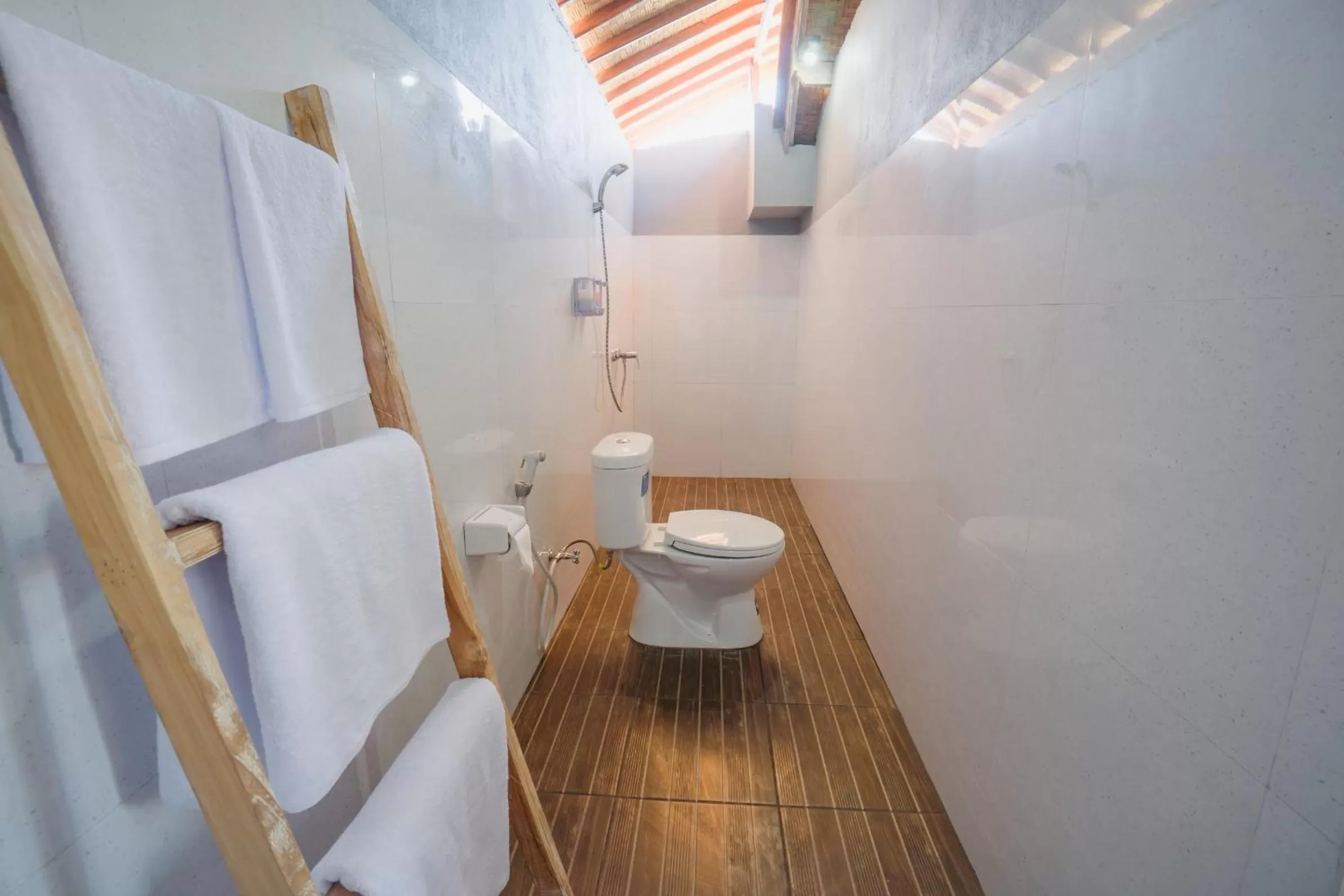 Toilet in Pi Karya Beach