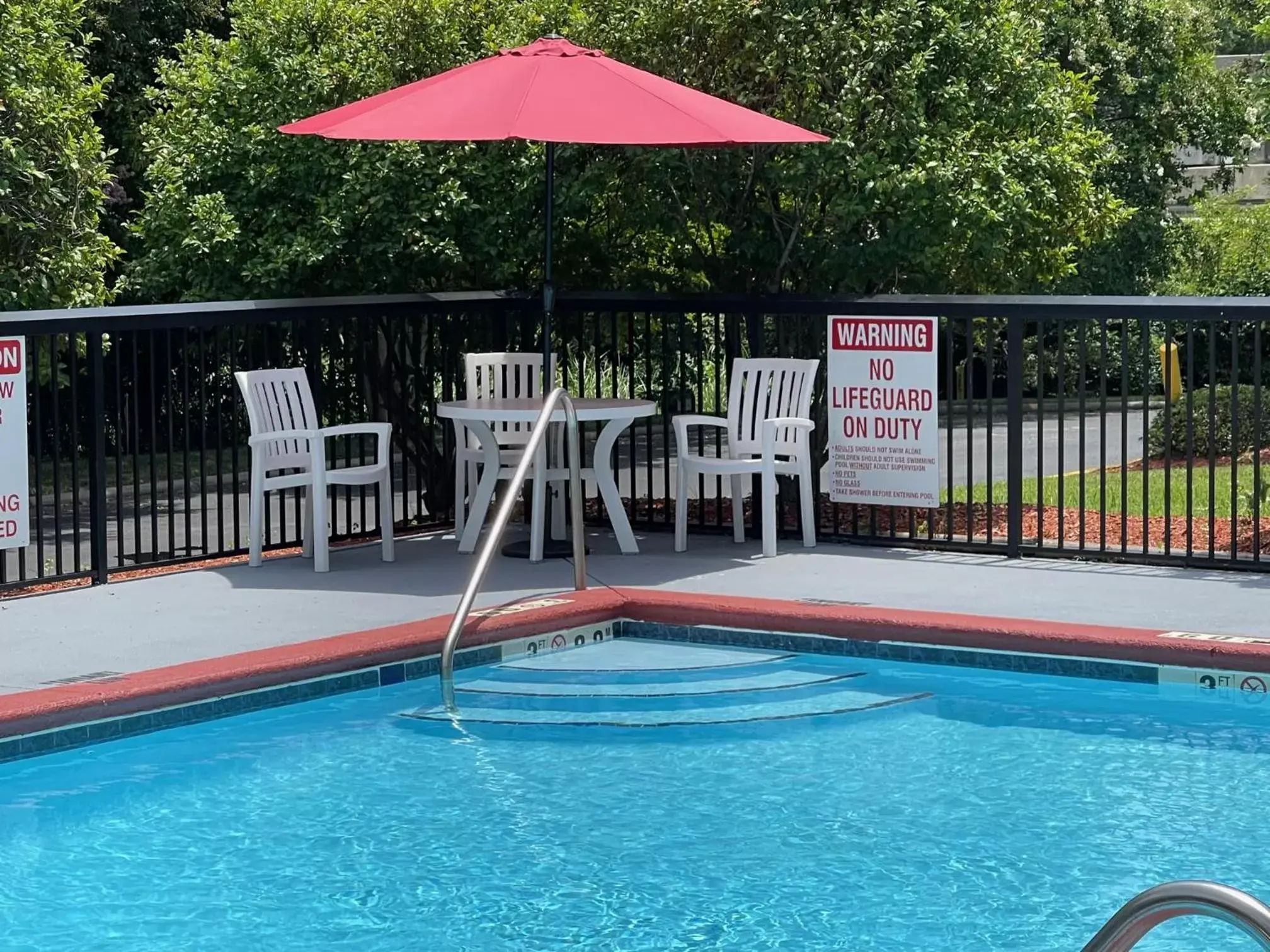 Swimming Pool in Comfort Suites Salisbury I-85