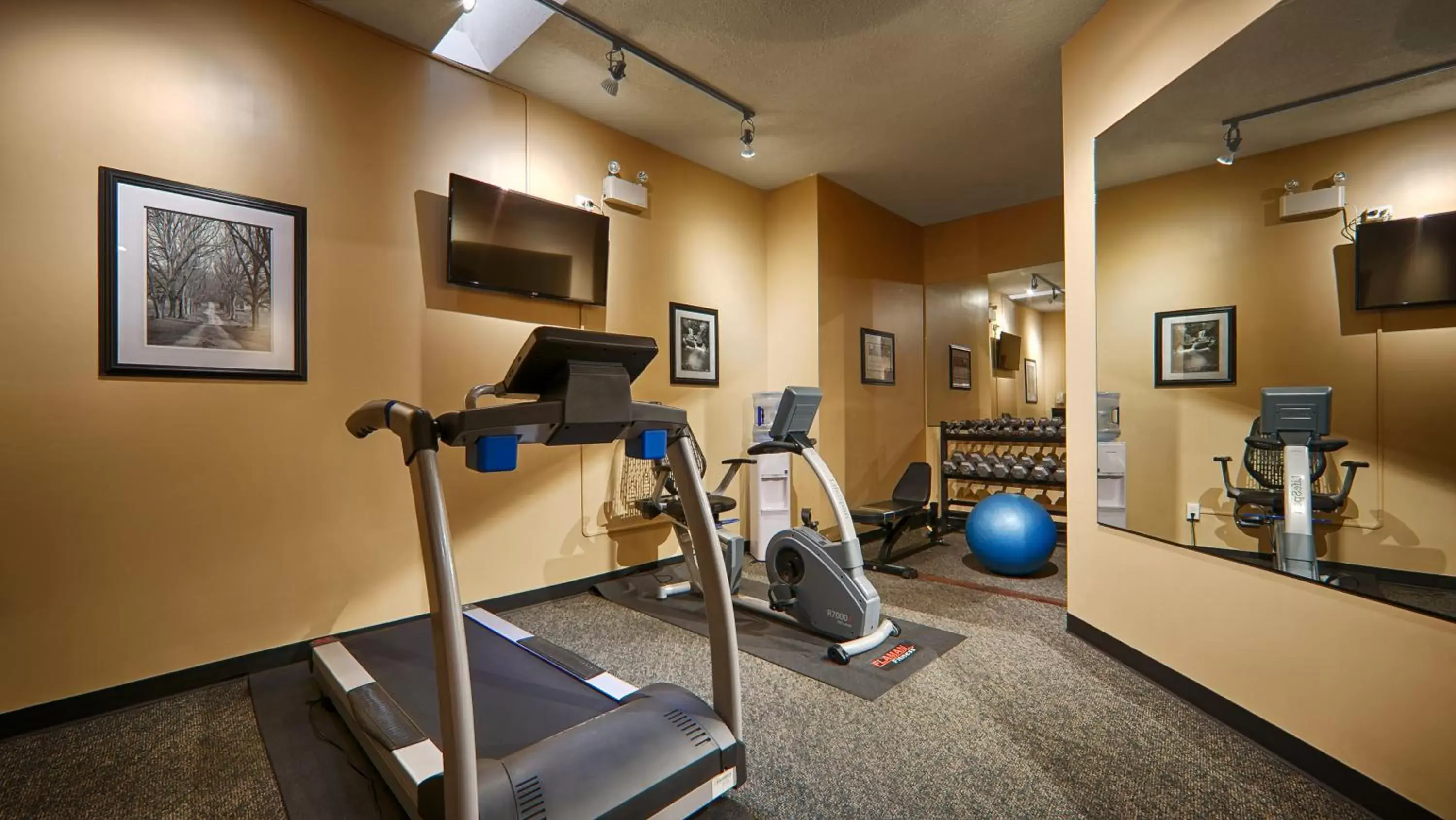 Fitness centre/facilities, Fitness Center/Facilities in Prestige Vernon Lodge