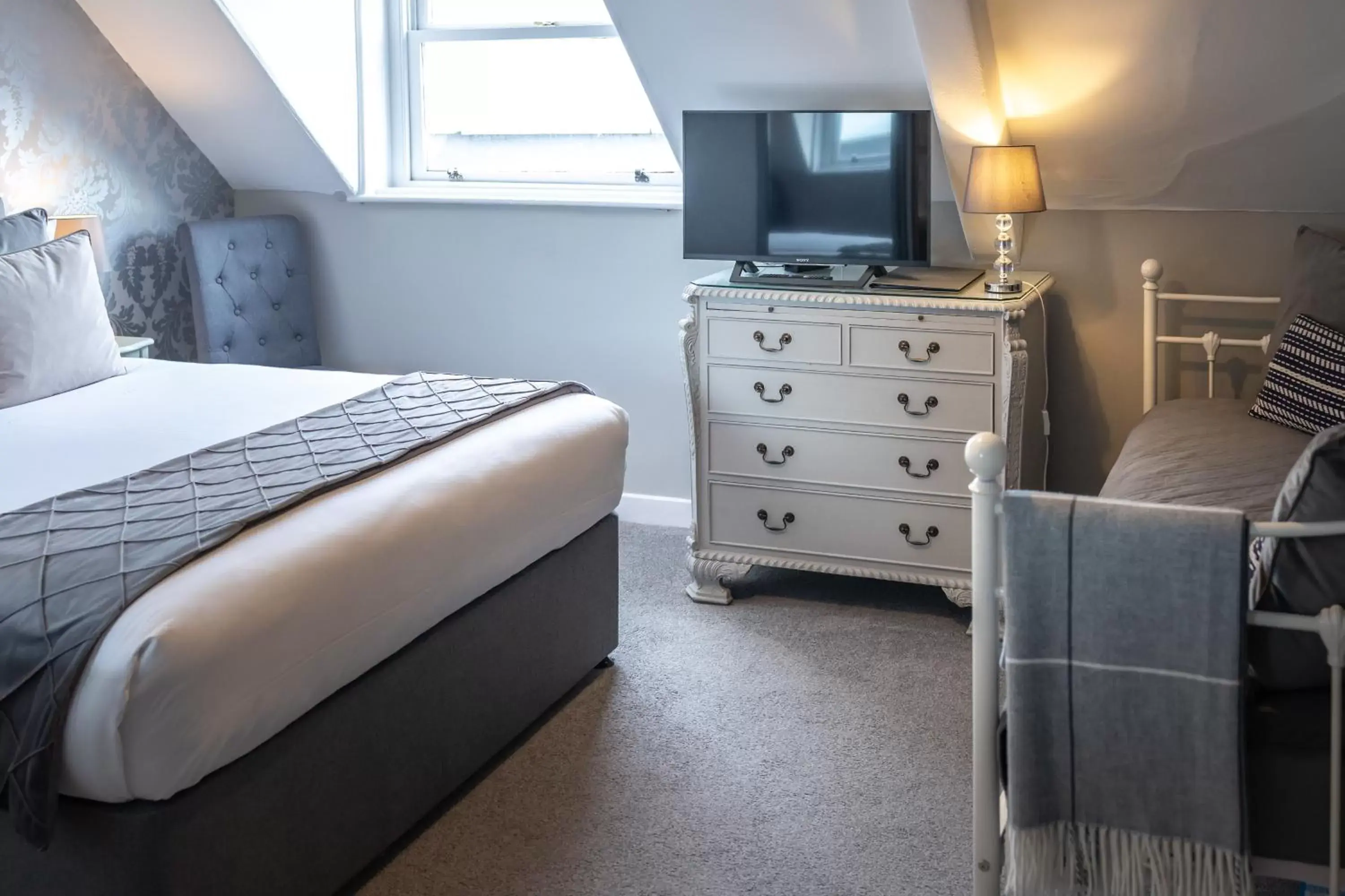 Bedroom, Bed in Gloucester House