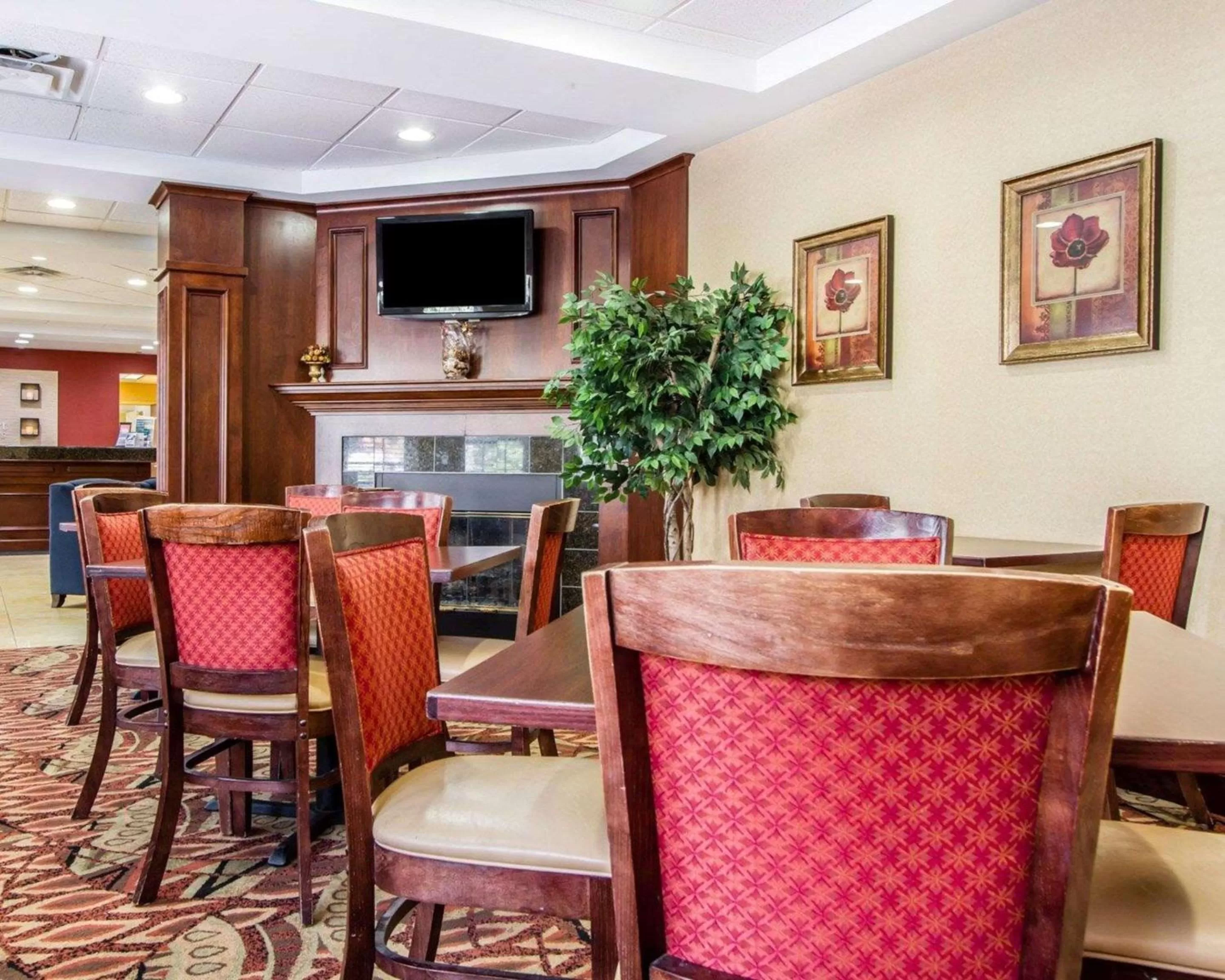 Restaurant/places to eat in Comfort Inn & Suites Scarborough-Portland