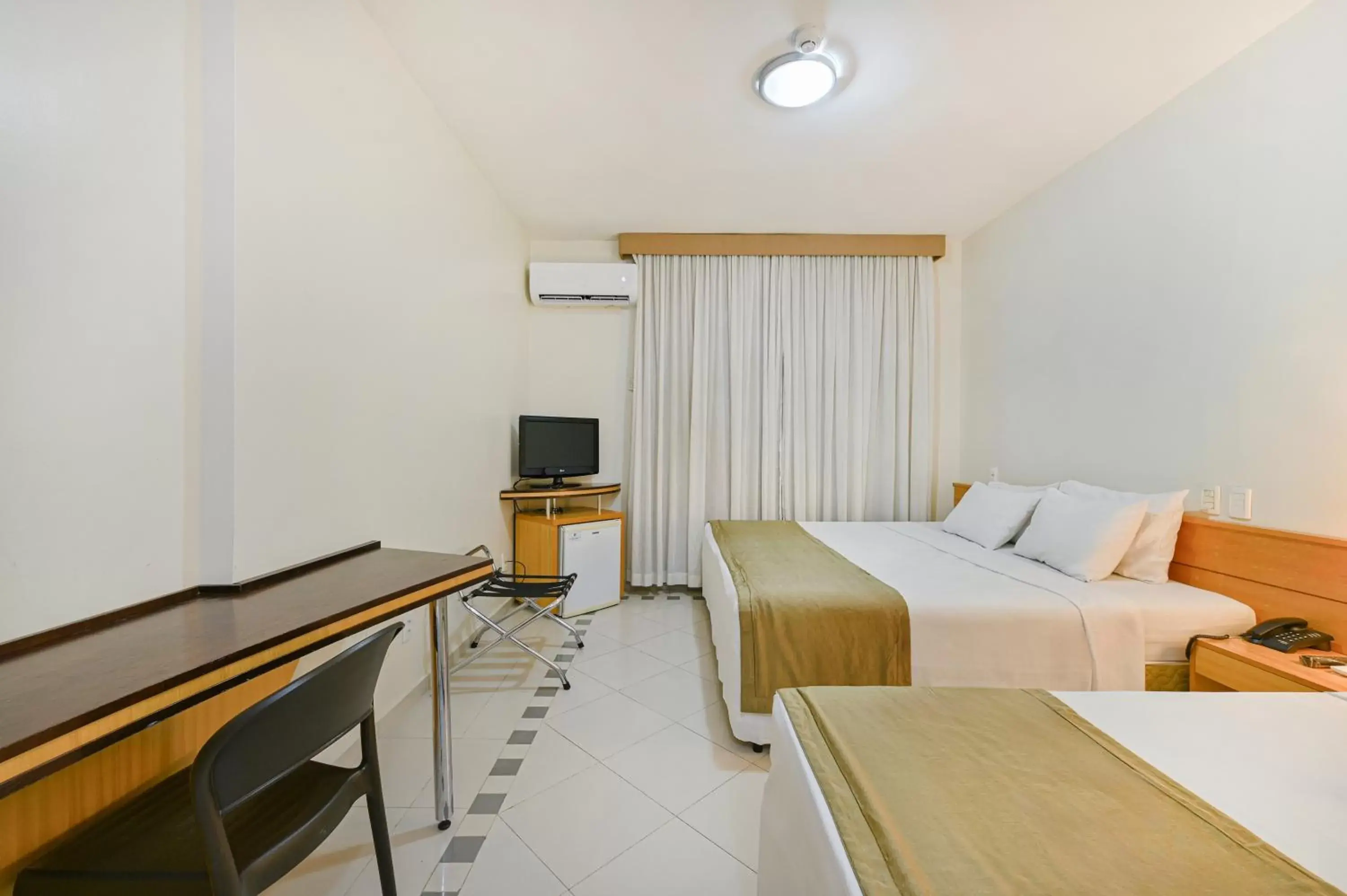 Bedroom in Nacional Inn Cuiabá