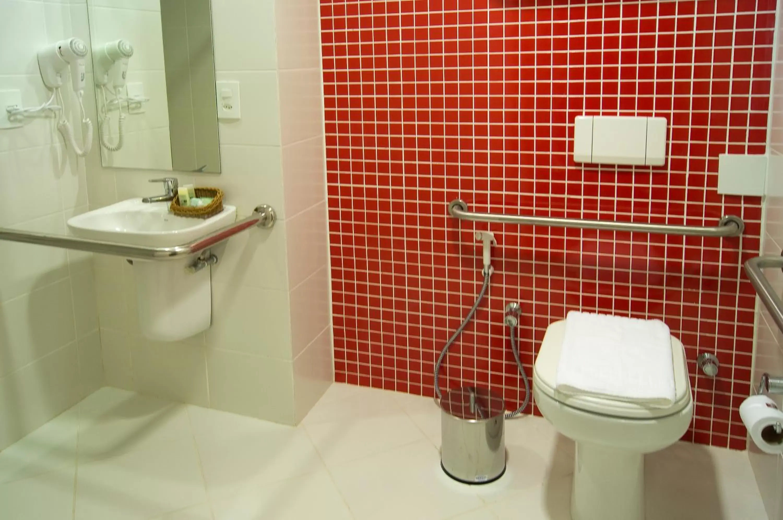 Bathroom in Alameda Vitória Hotel