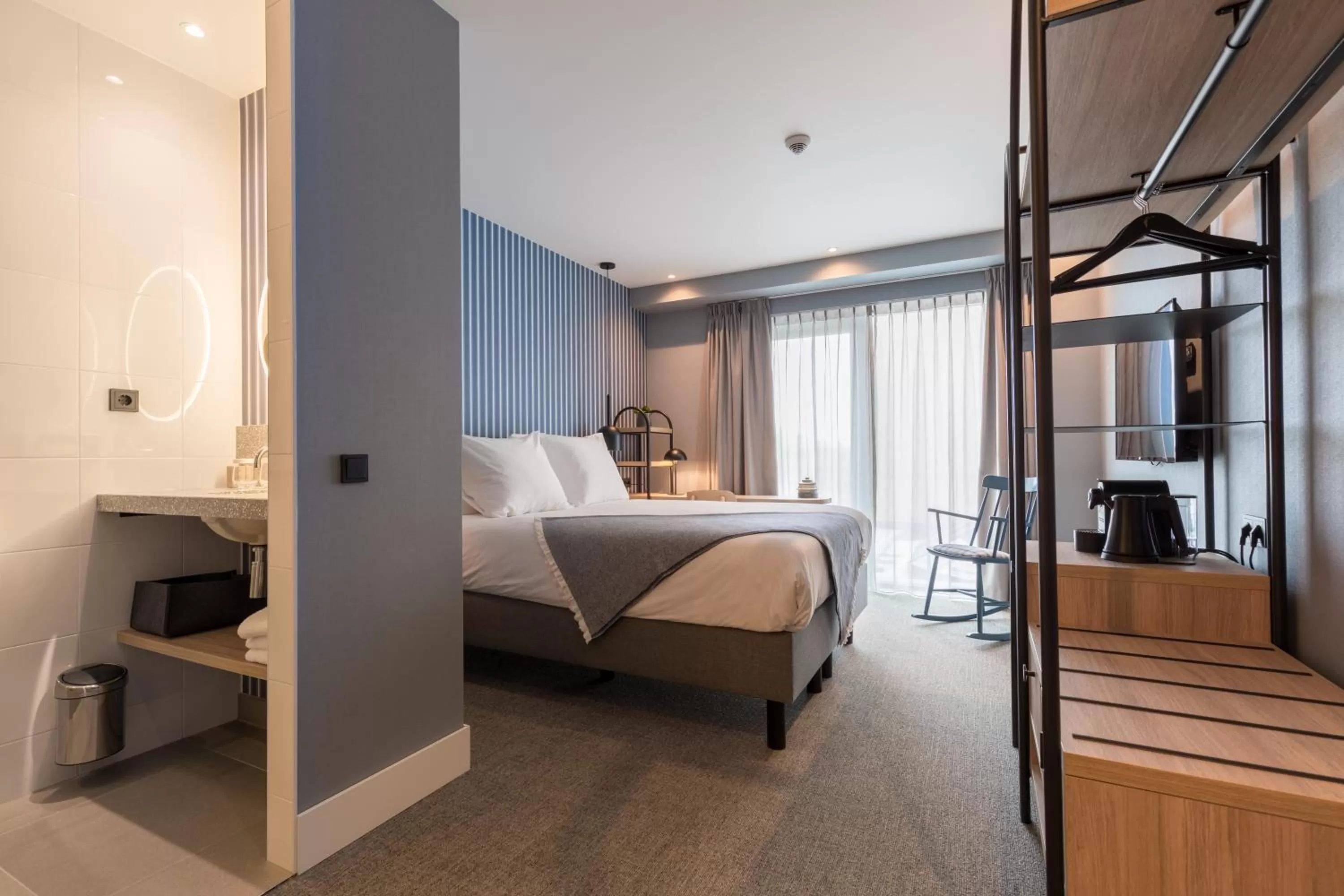 Photo of the whole room, Bed in Van der Valk Hotel Venlo