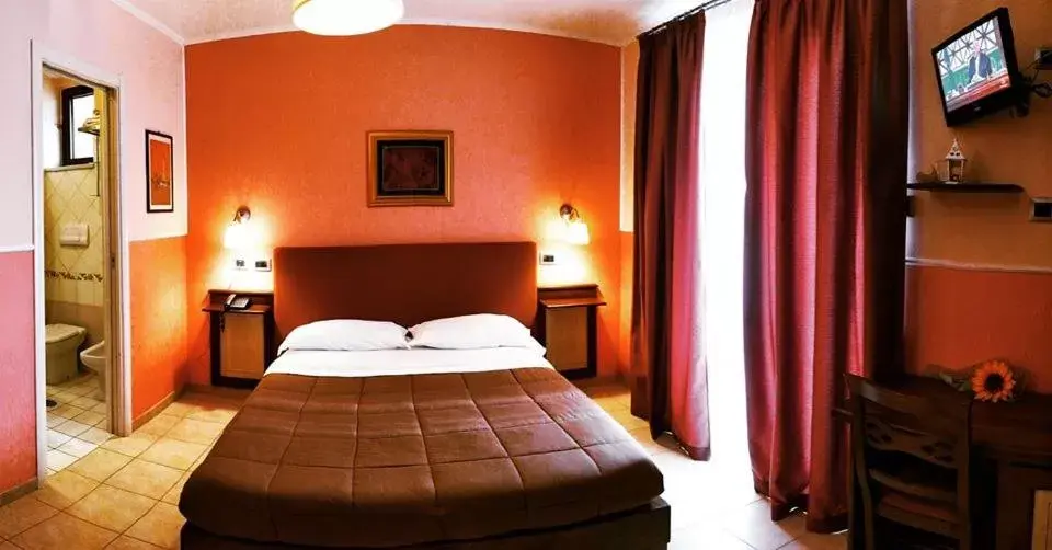 Bed in La Contessa Hotel e b&b
