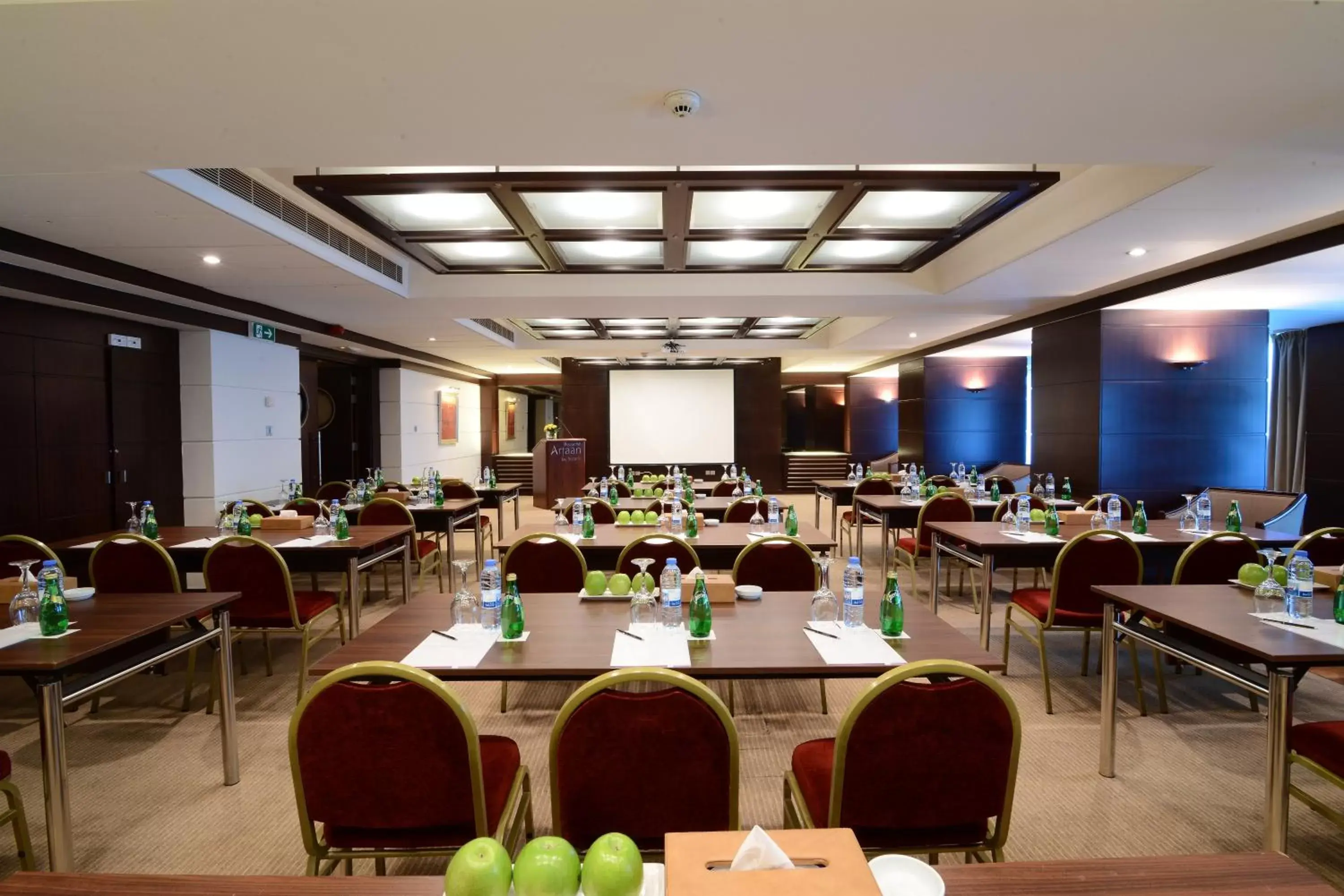 Meeting/conference room in Raouche Arjaan by Rotana