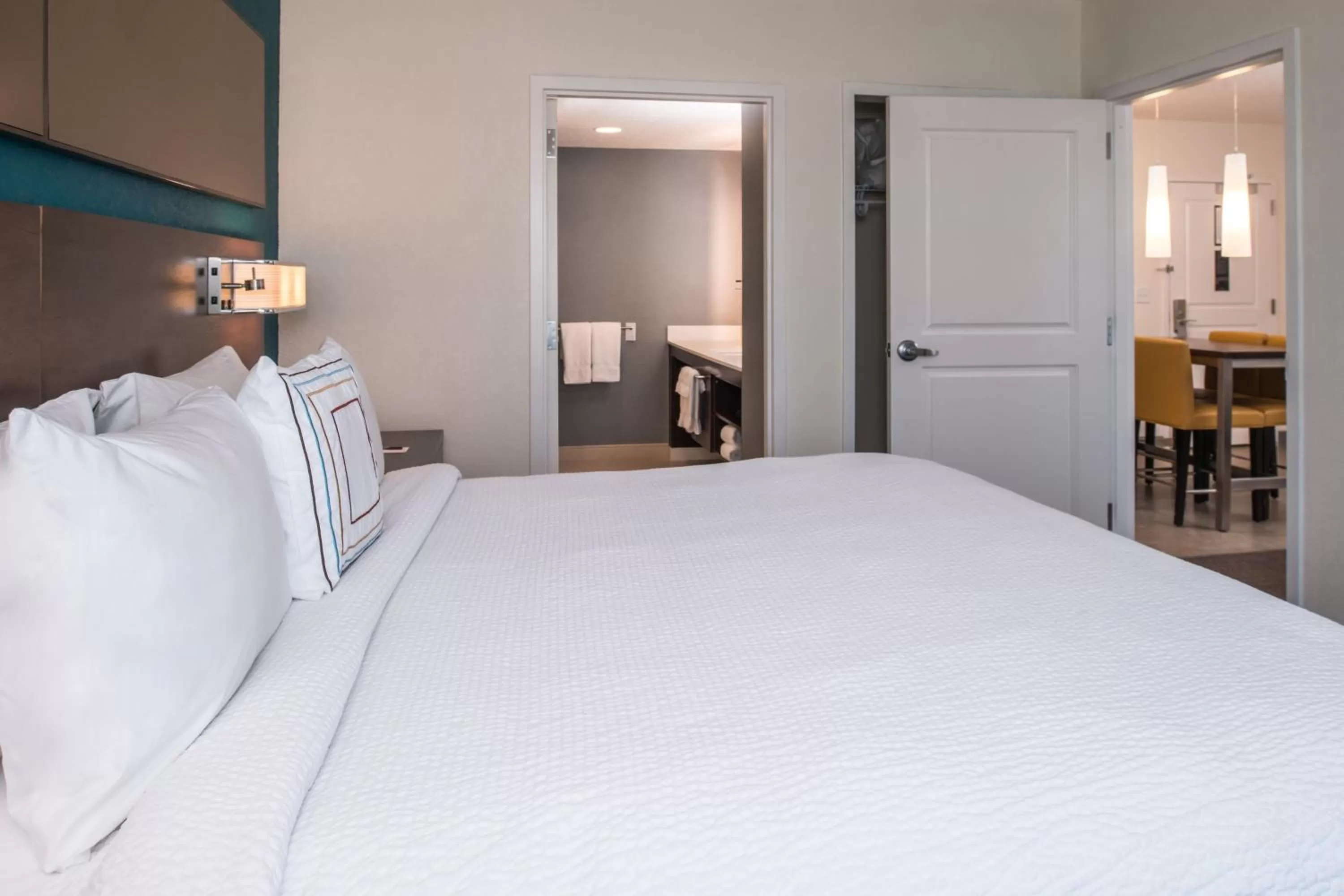 Bathroom, Bed in Residence Inn by Marriott Decatur