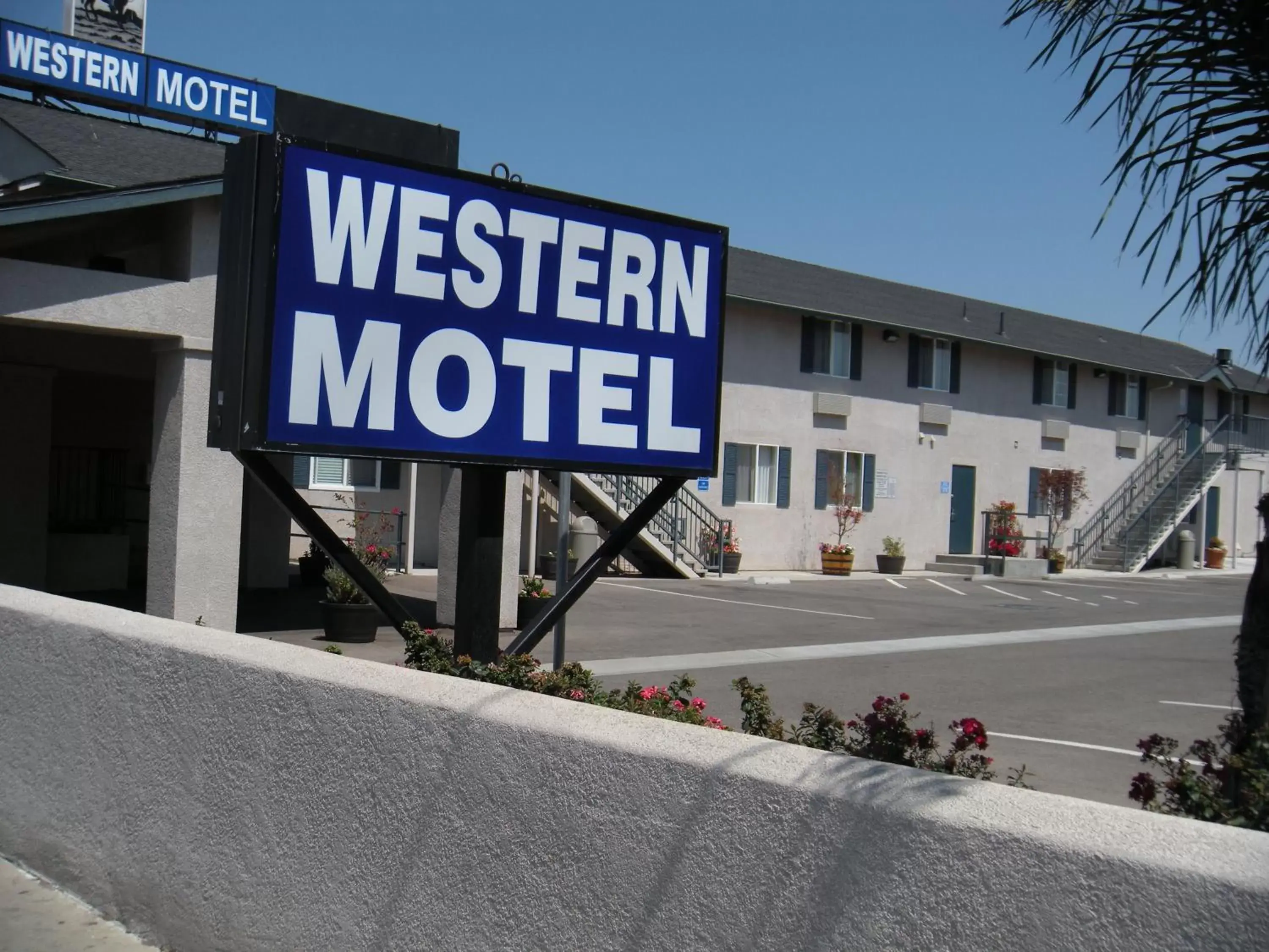 Garden in Western Motel