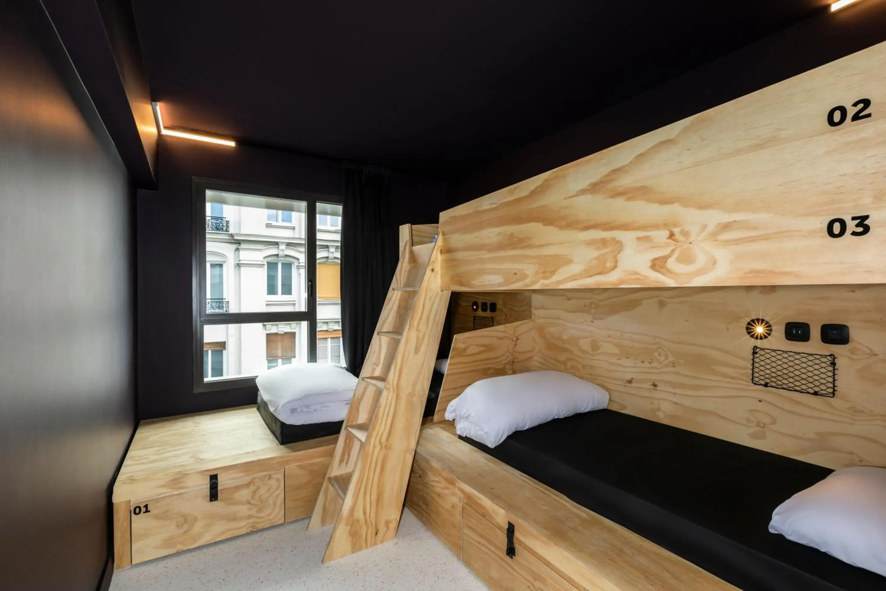 Bedroom in JO&JOE Paris - Nation