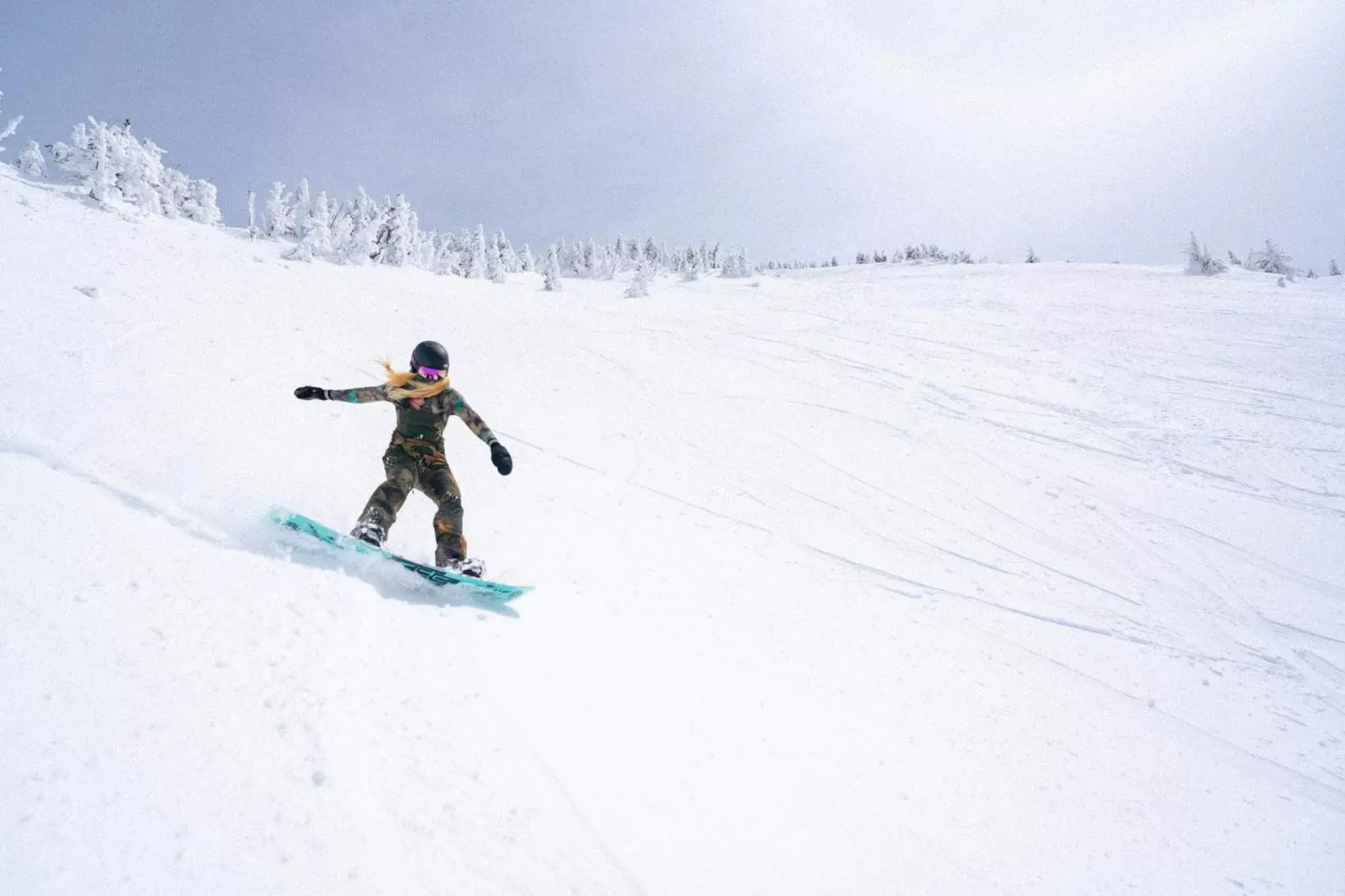 Skiing in LOGE Bend