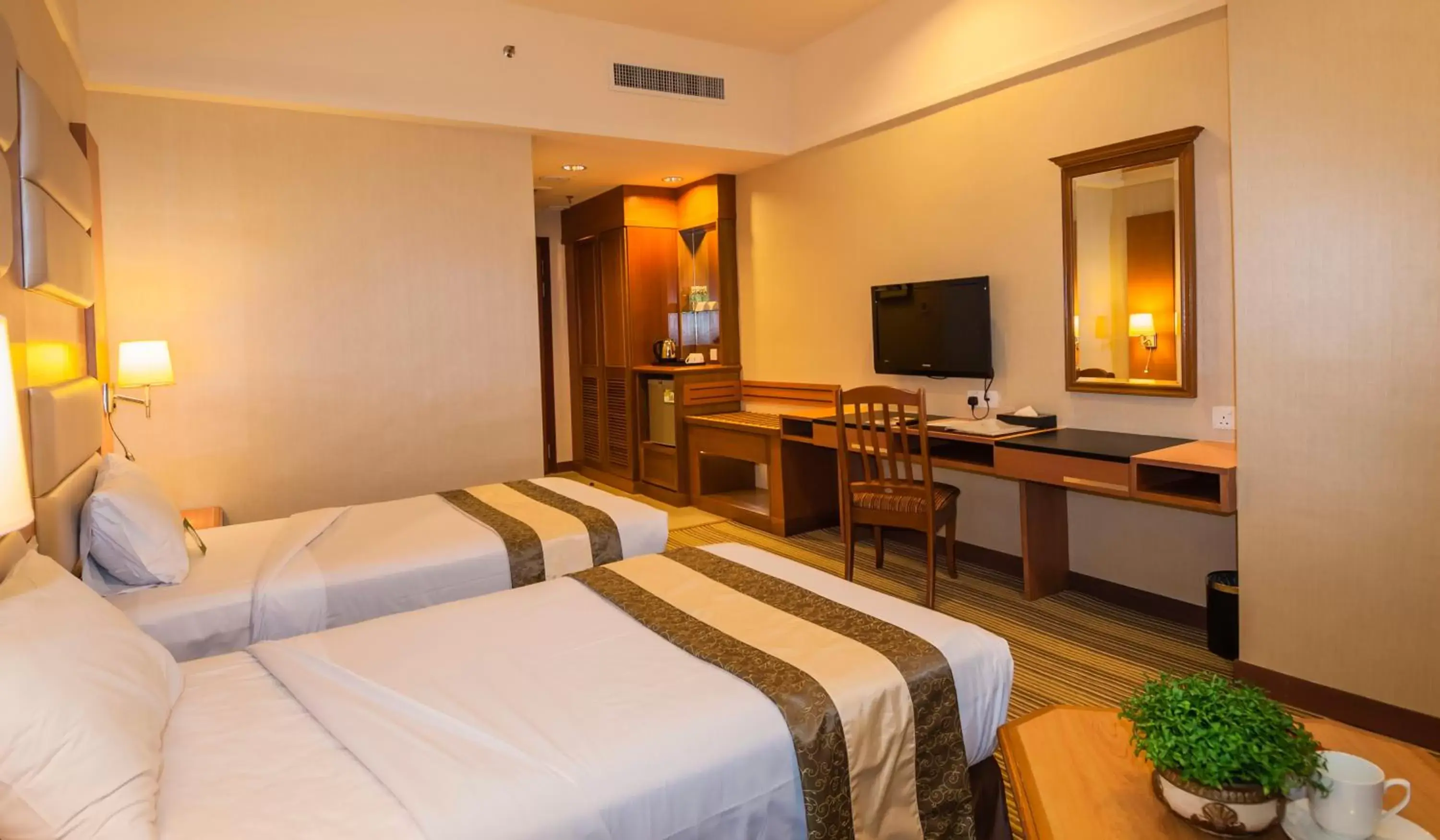 TV and multimedia, Bed in Pearl View Hotel