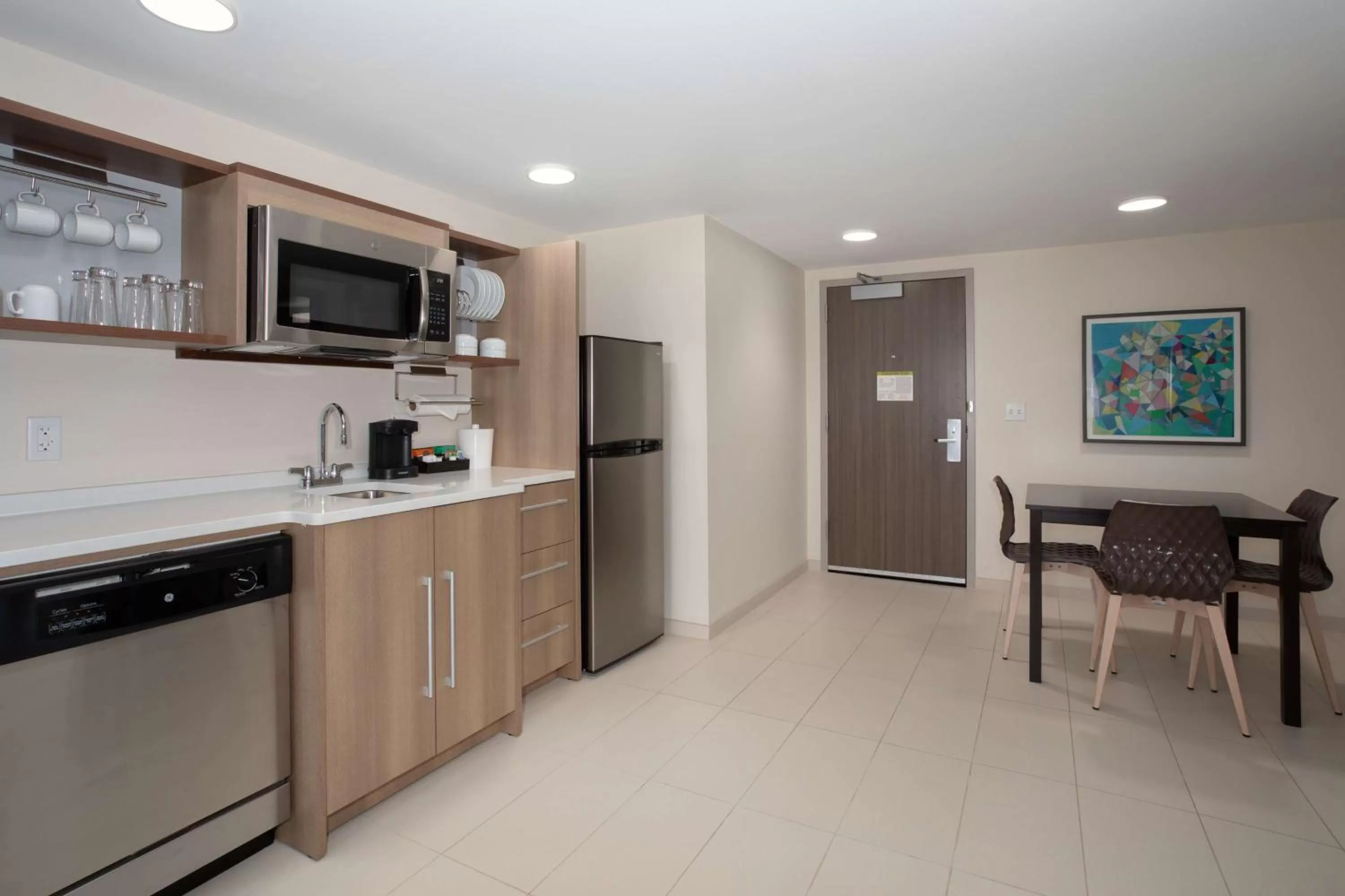 Kitchen or kitchenette in Home2 Suites By Hilton Omaha Un Medical Ctr Area