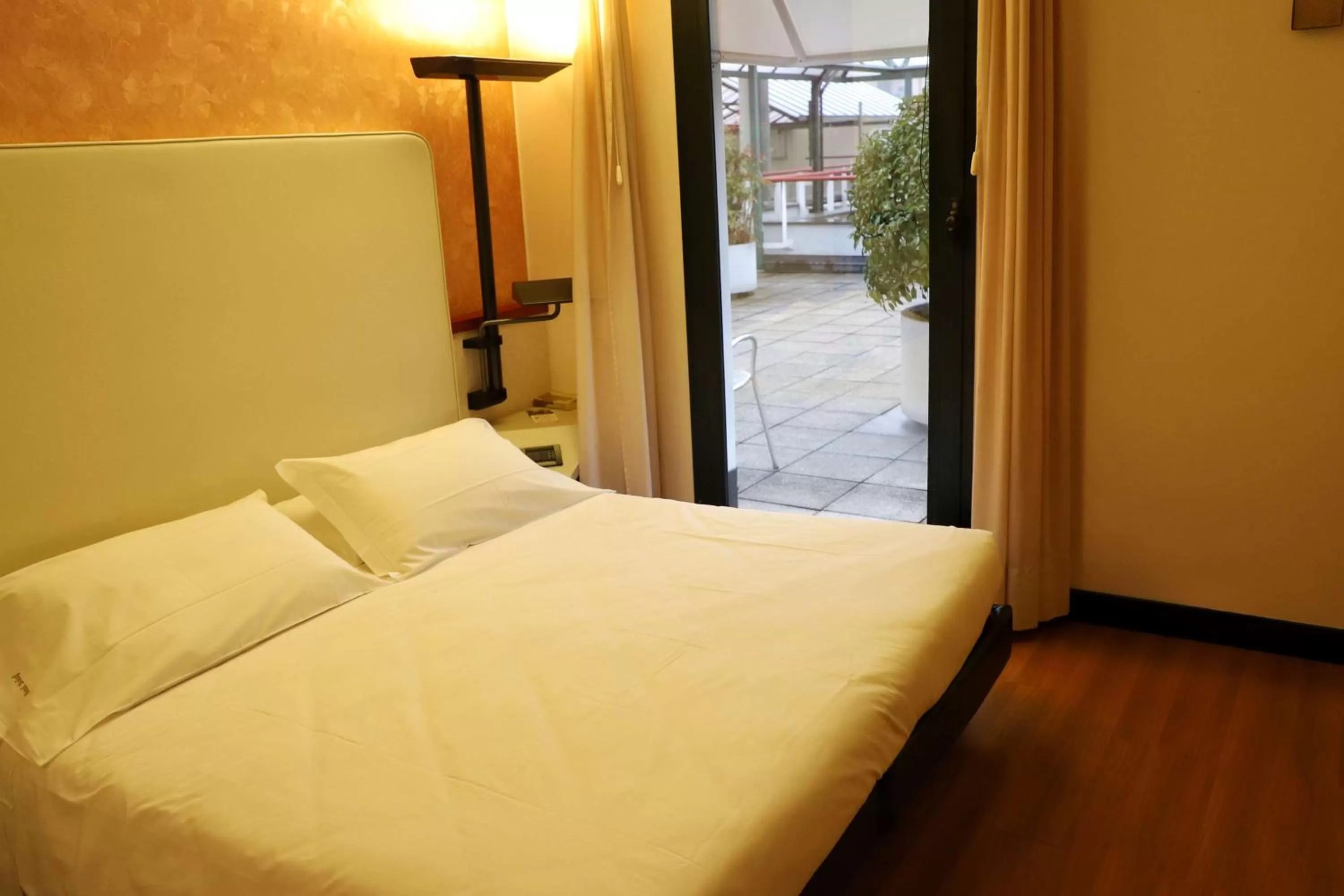 Standard King Room in Best Western Hotel Solaf