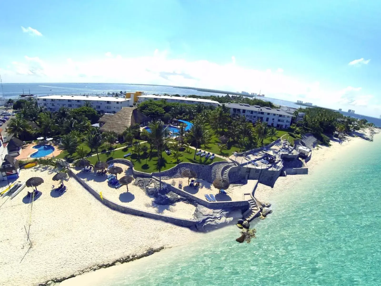 Bird's eye view, Bird's-eye View in Hotel Dos Playas Faranda Cancún