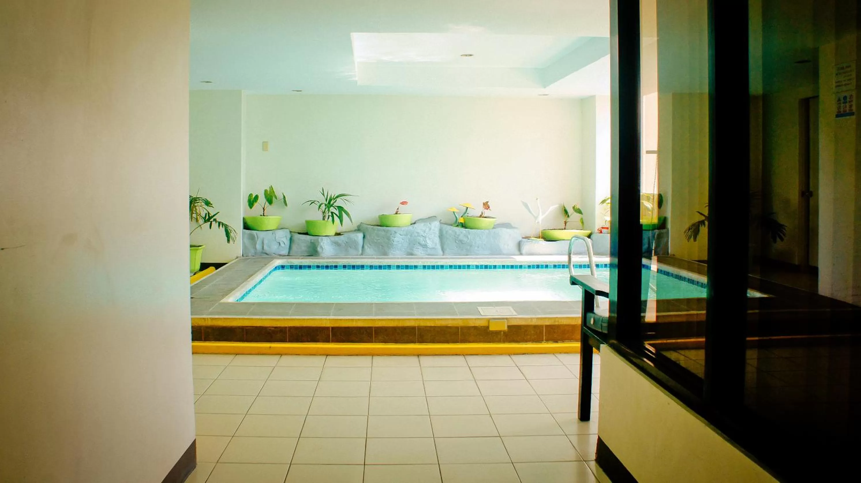 Swimming pool in RedDoorz Plus @ Mabolo Cebu