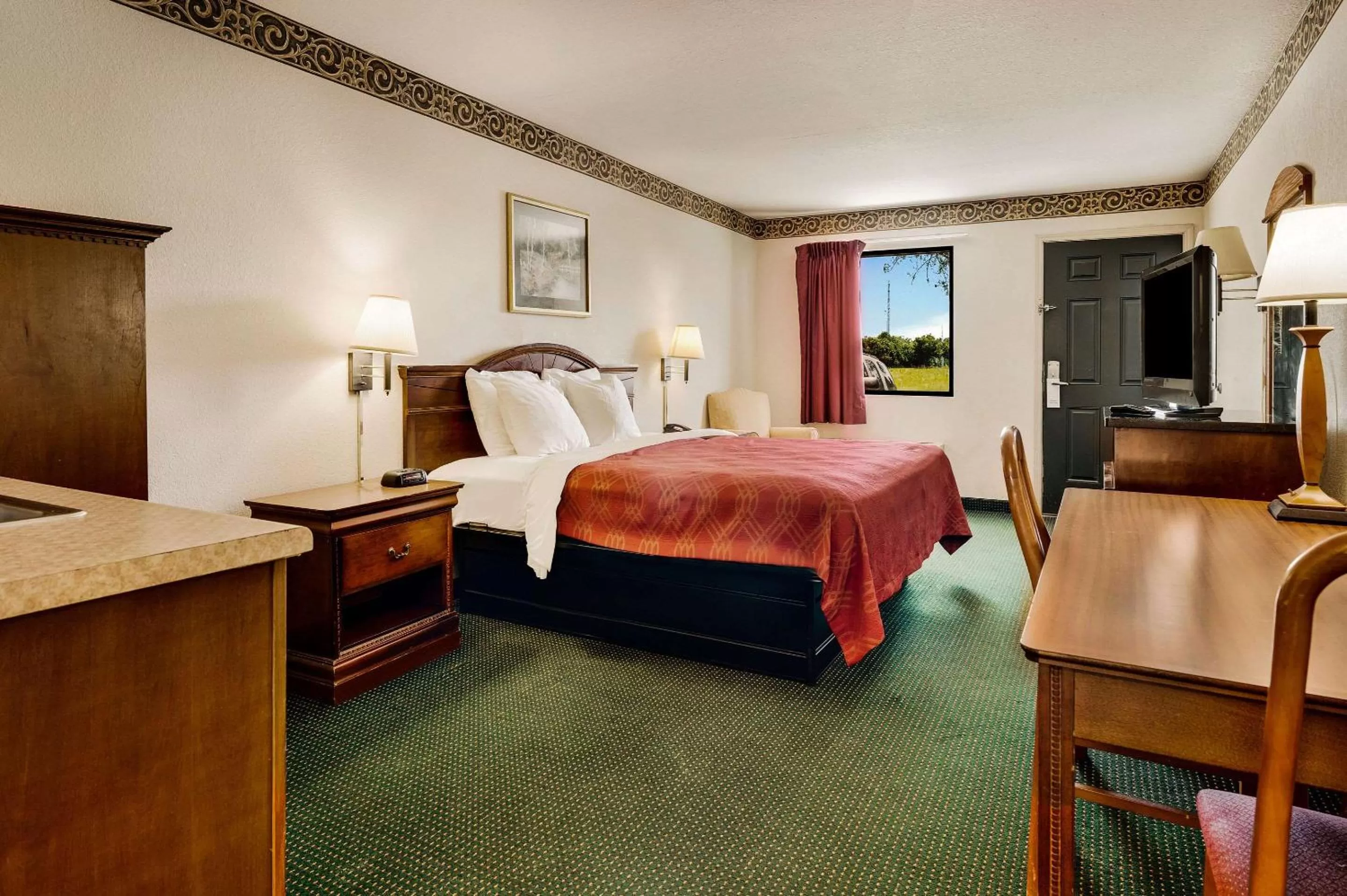 Bedroom, Bed in Rodeway Inn Sandersville