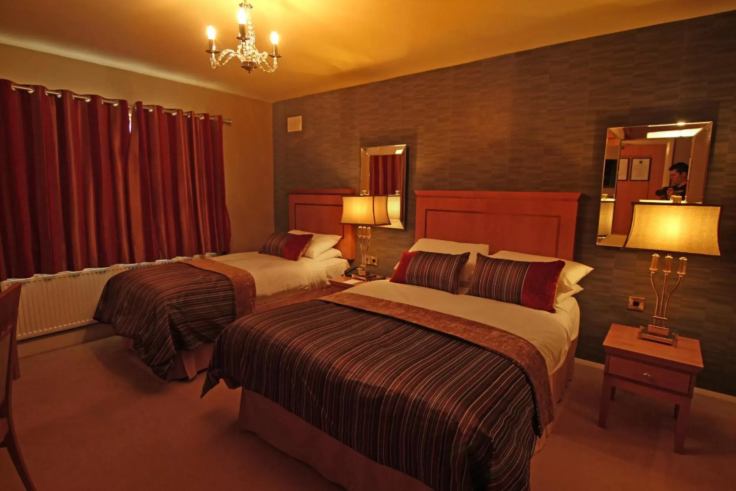 Bedroom, Bed in Errigal Country House Hotel