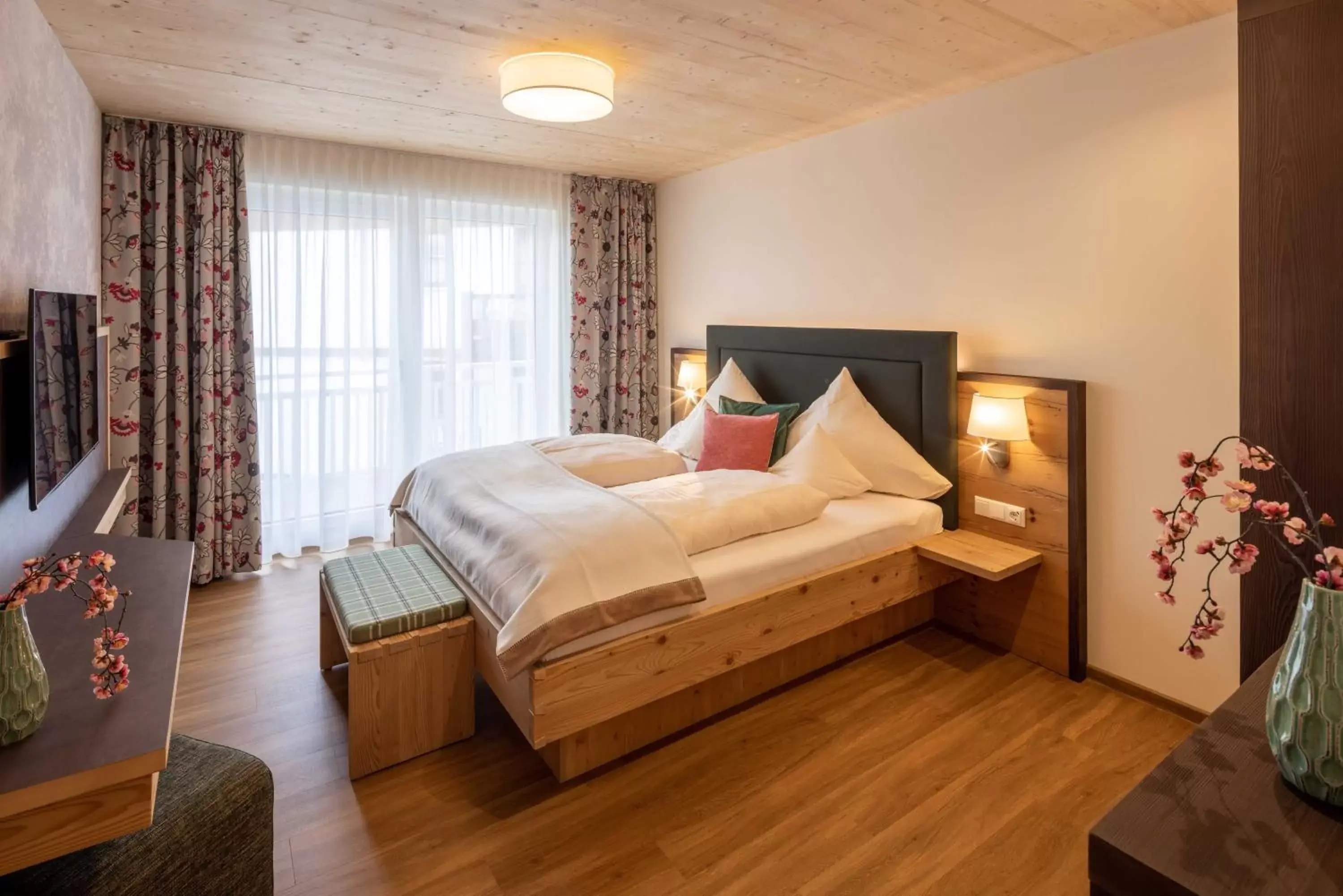 Bedroom, Bed in Hotel Sonnenhang