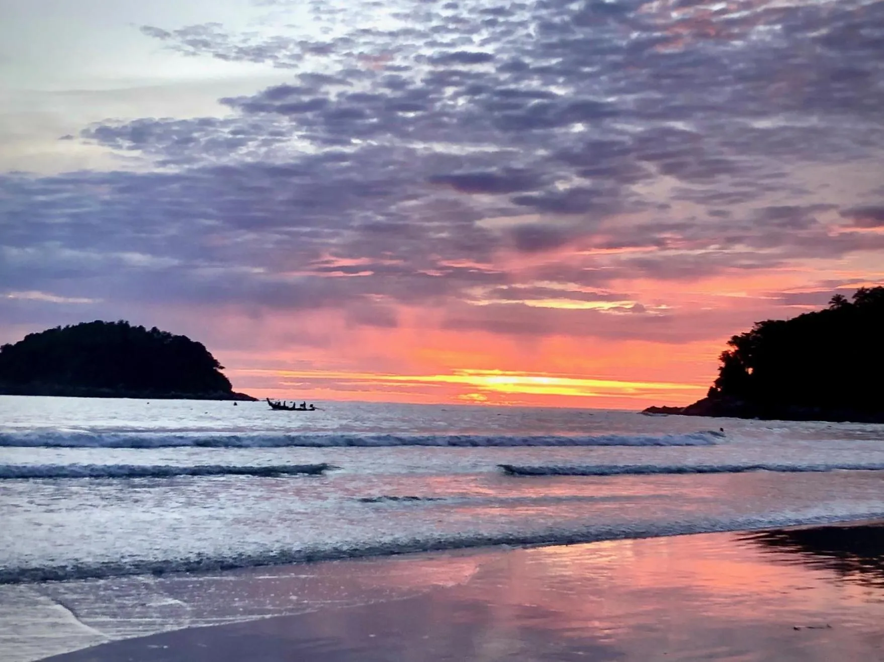 Beach in Baan Saint-Tropez Seaview Villas Kata Beach