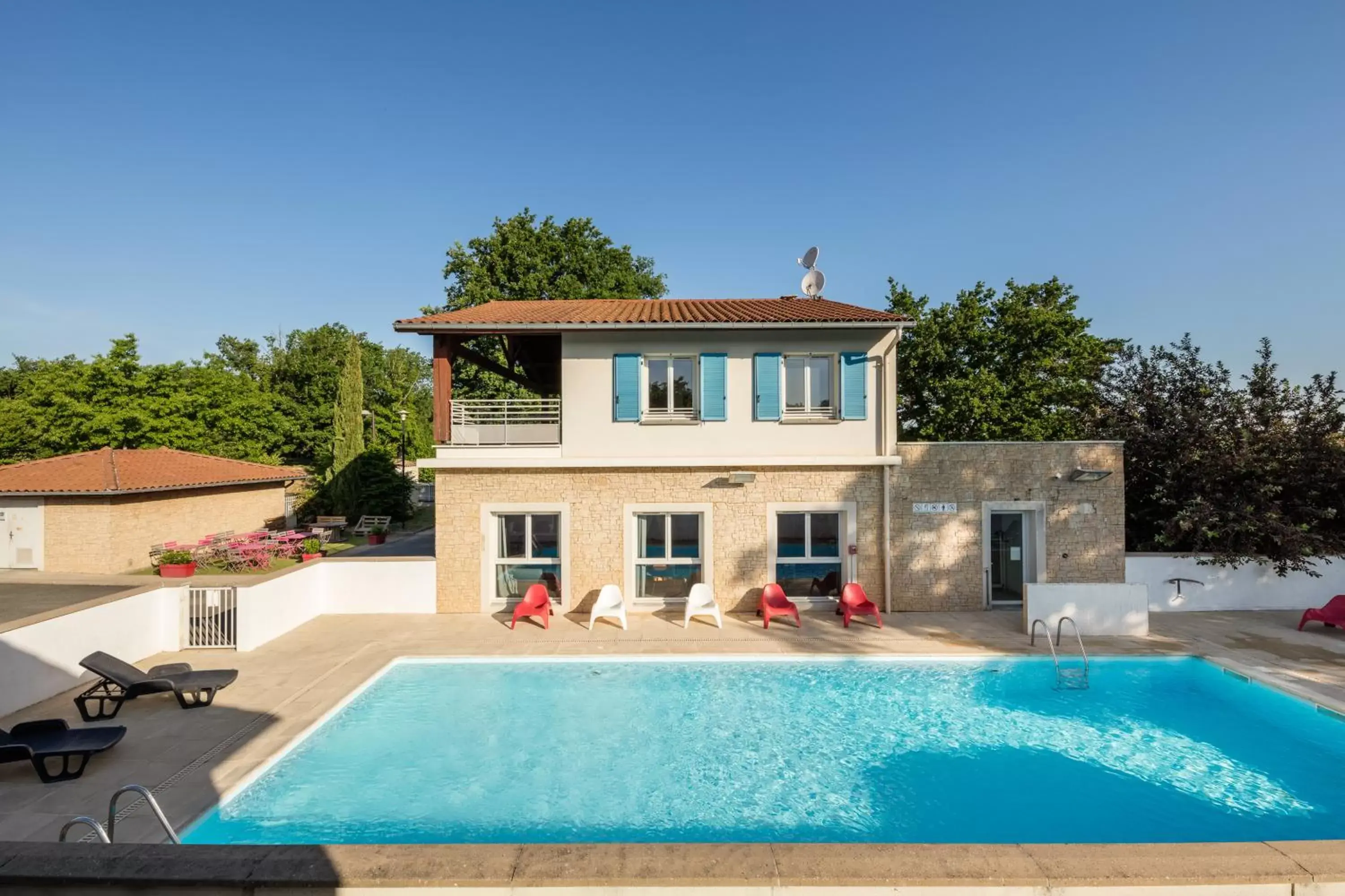 Pool view, Swimming Pool in Garden & City Lyon - Lissieu