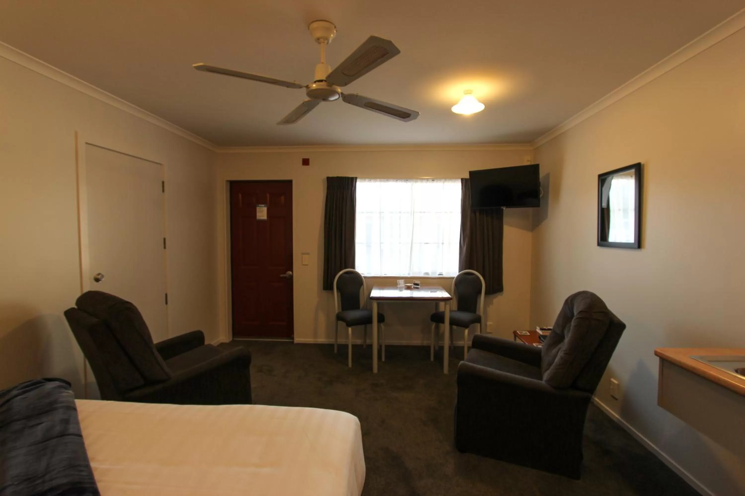 Shower in BK's Magnolia Motor Lodge