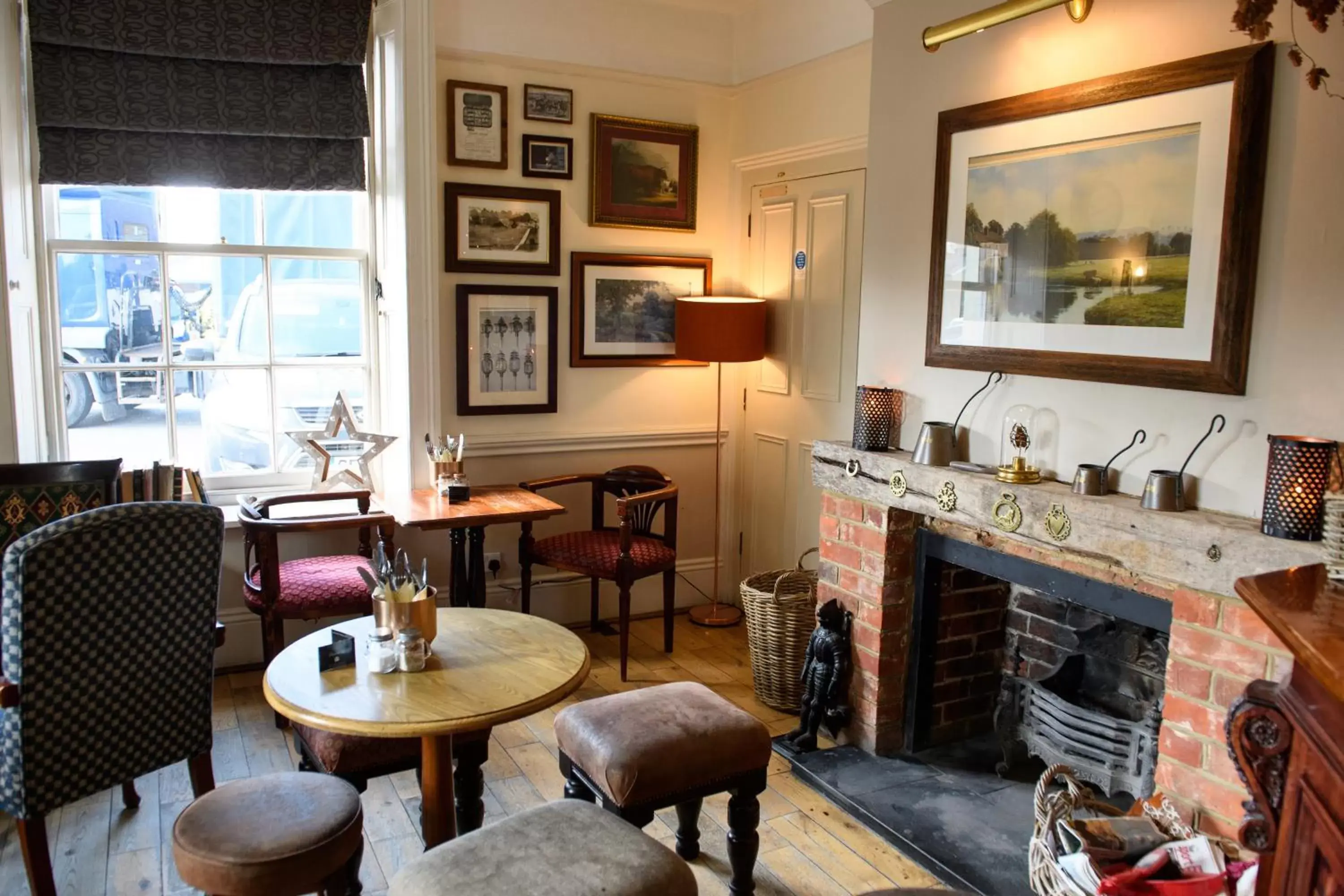 Restaurant/Places to Eat in The Mortimer Arms
