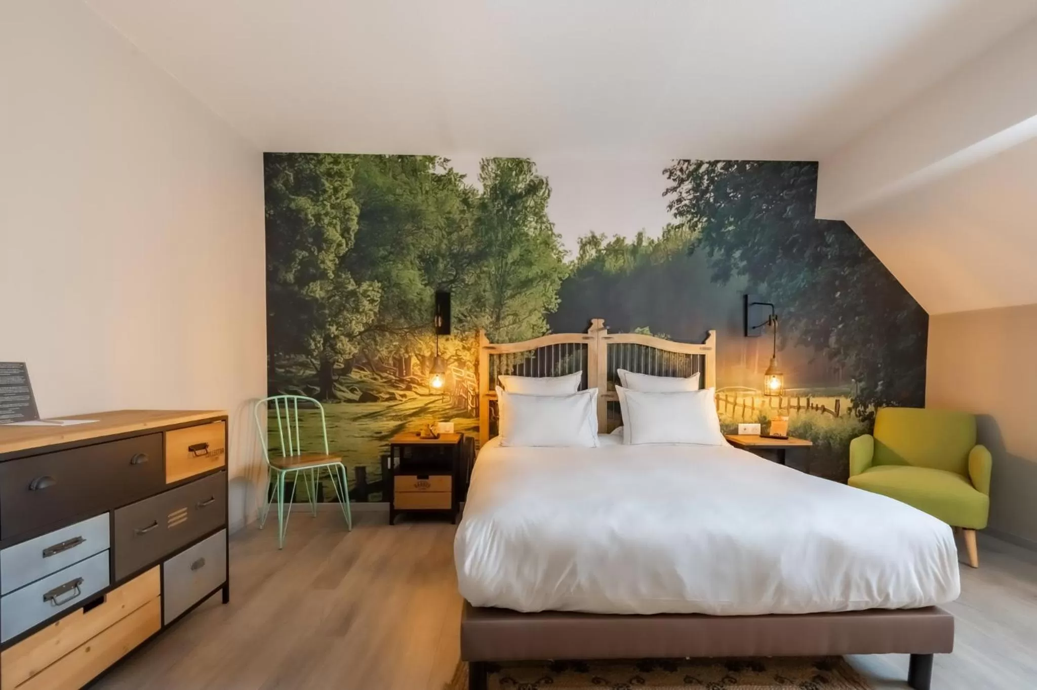 Photo of the whole room in La Maison Hôtel Mulhouse Centre